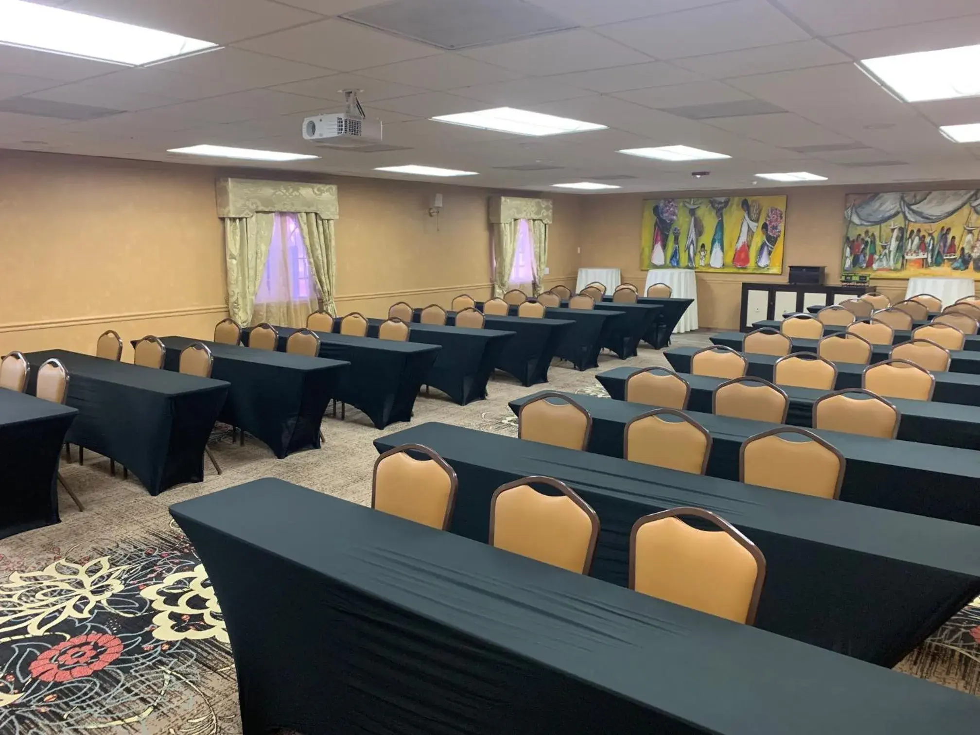 Property building in Clarion Inn Property building in Clarion Inn