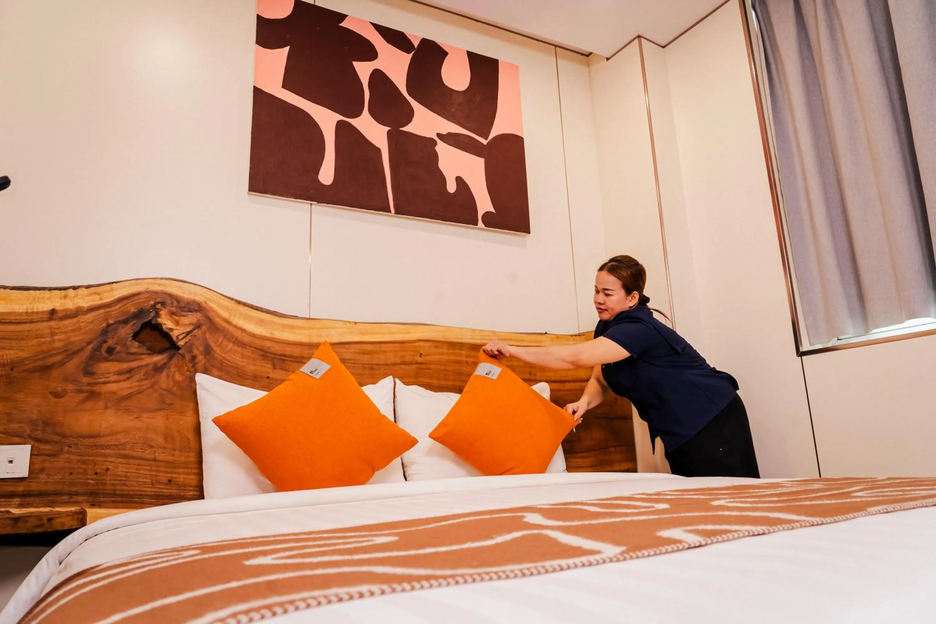 Bathroom, Bed in Monsoon Bassac Hotel