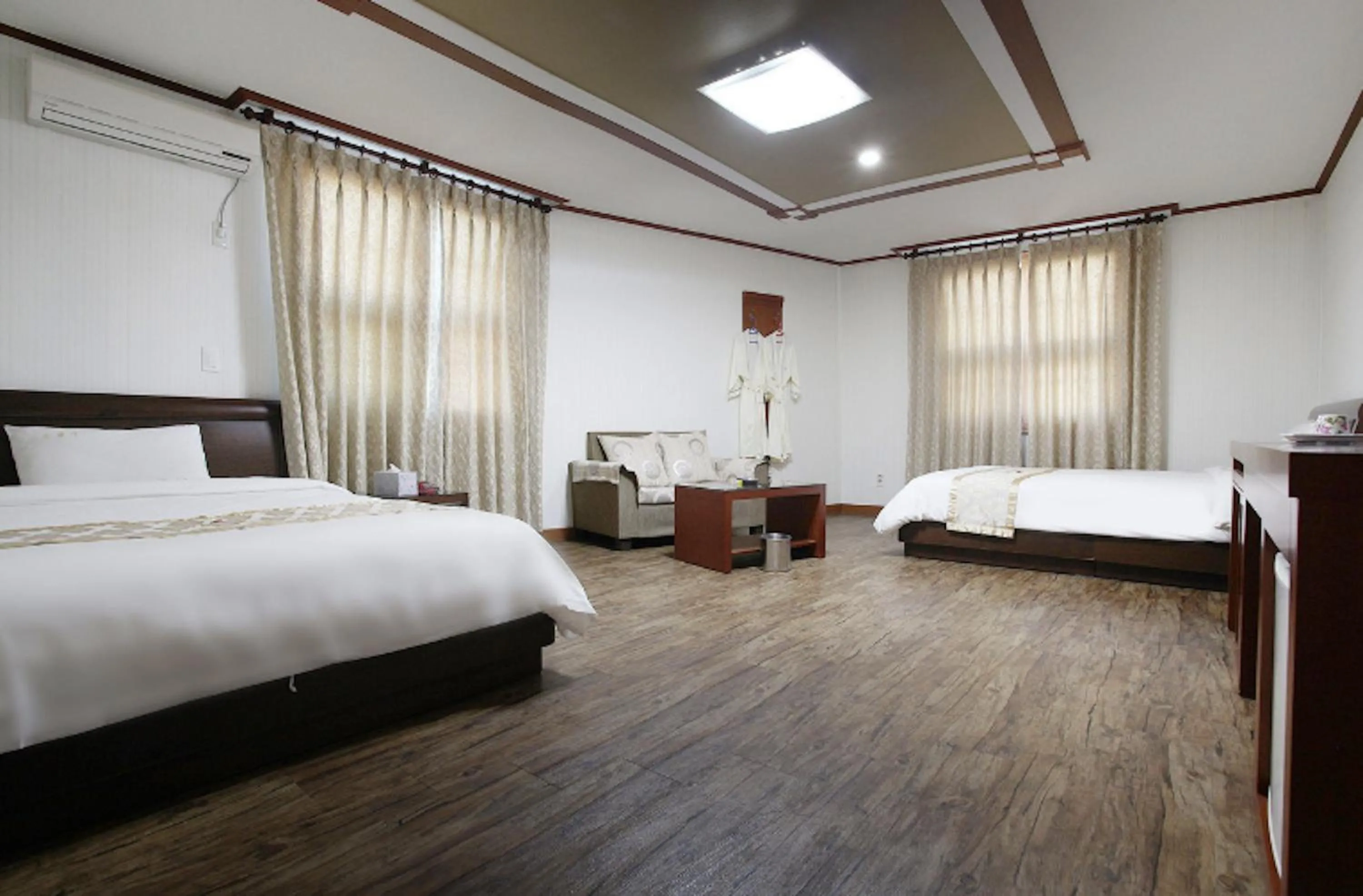 Bed in Orange Hotel Jeju