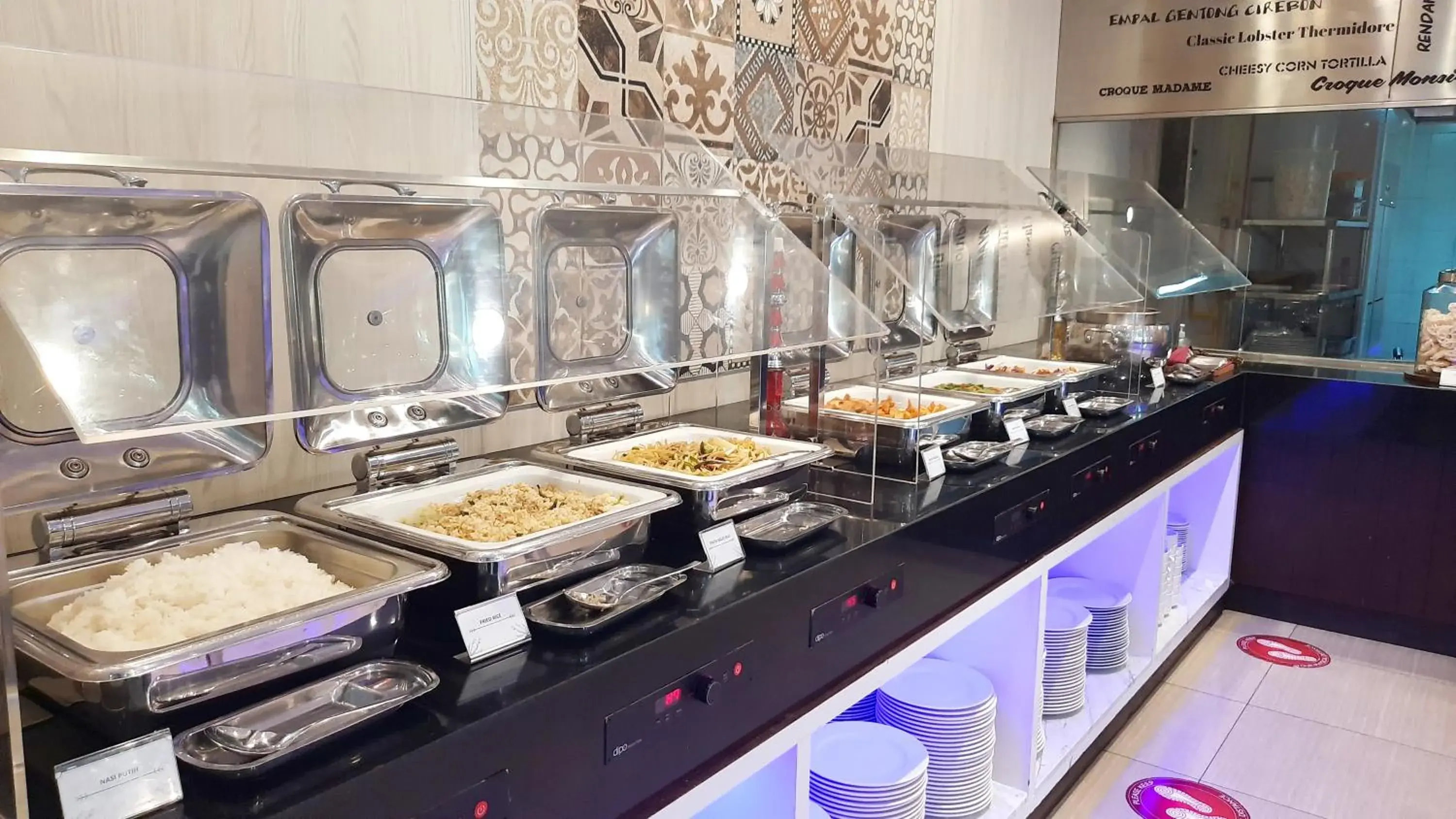 Restaurant/places to eat in Swiss-Belresidences Kalibata Restaurant/places to eat in Swiss-Belresidences Kalibata