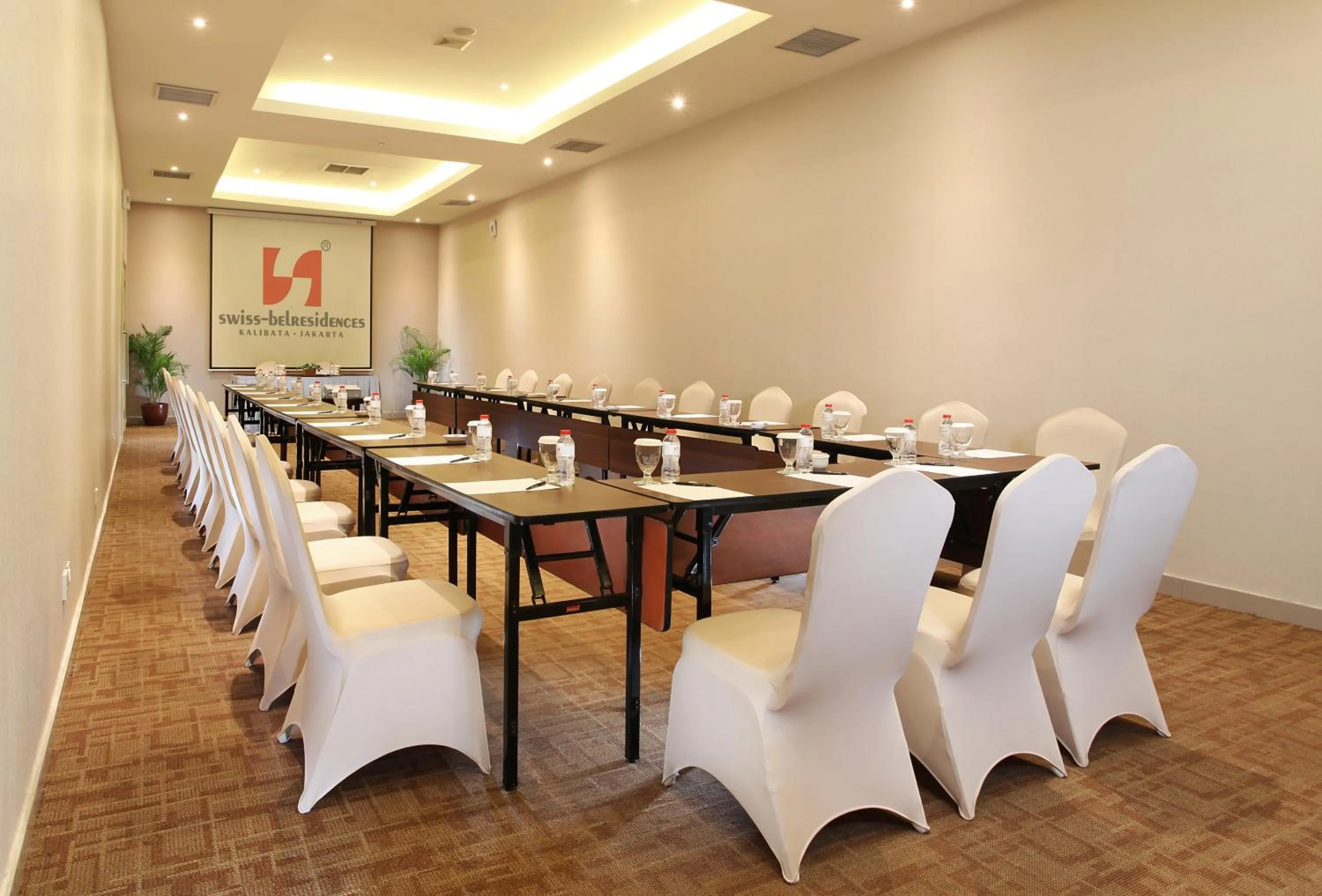 Meeting/conference room in Swiss-Belresidences Kalibata