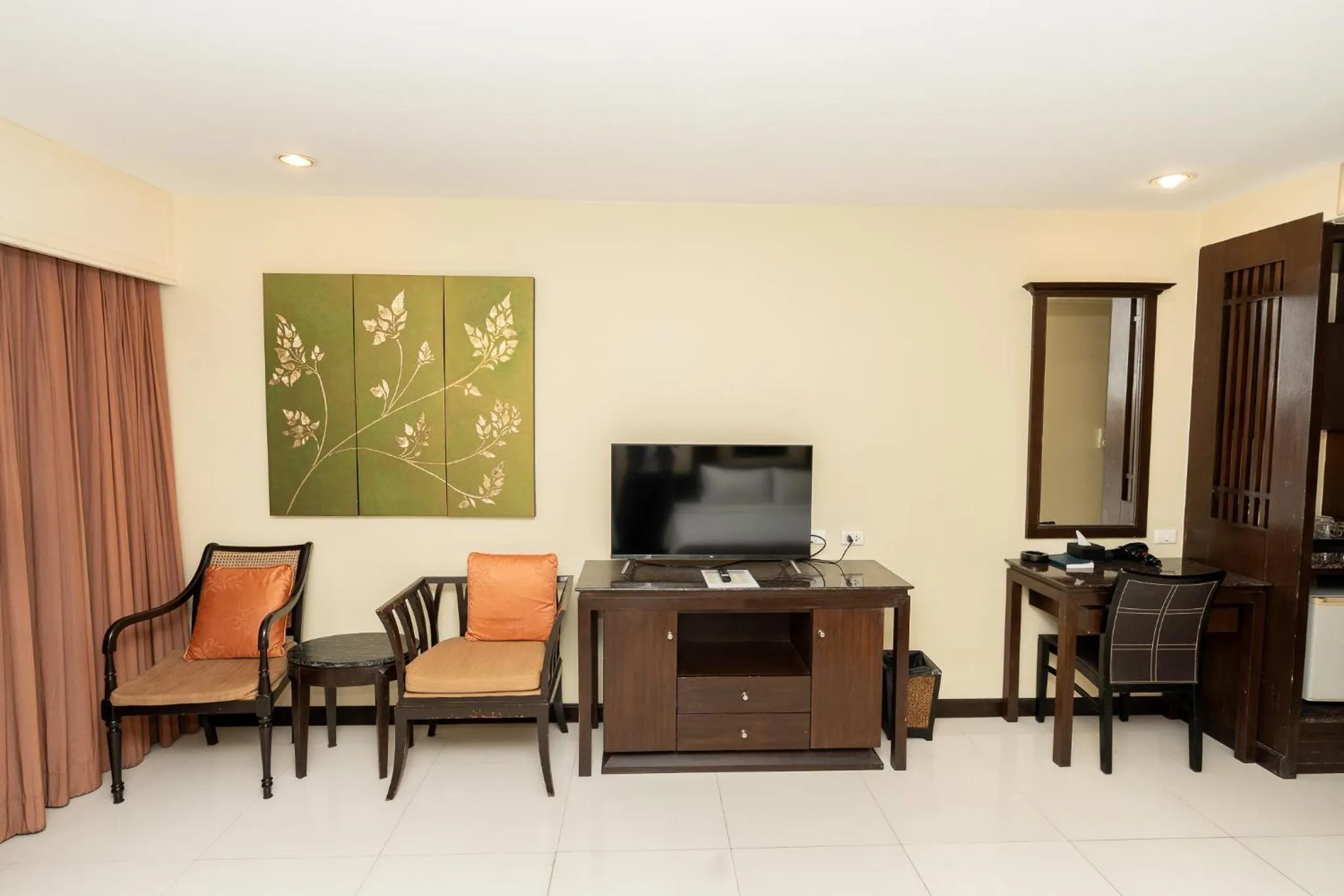 TV and multimedia in Sunday Chateau En Ville - Pattaya