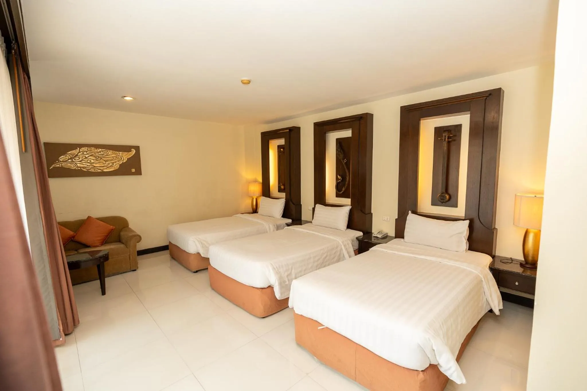 Photo of the whole room, Bed in Sunday Chateau En Ville - Pattaya