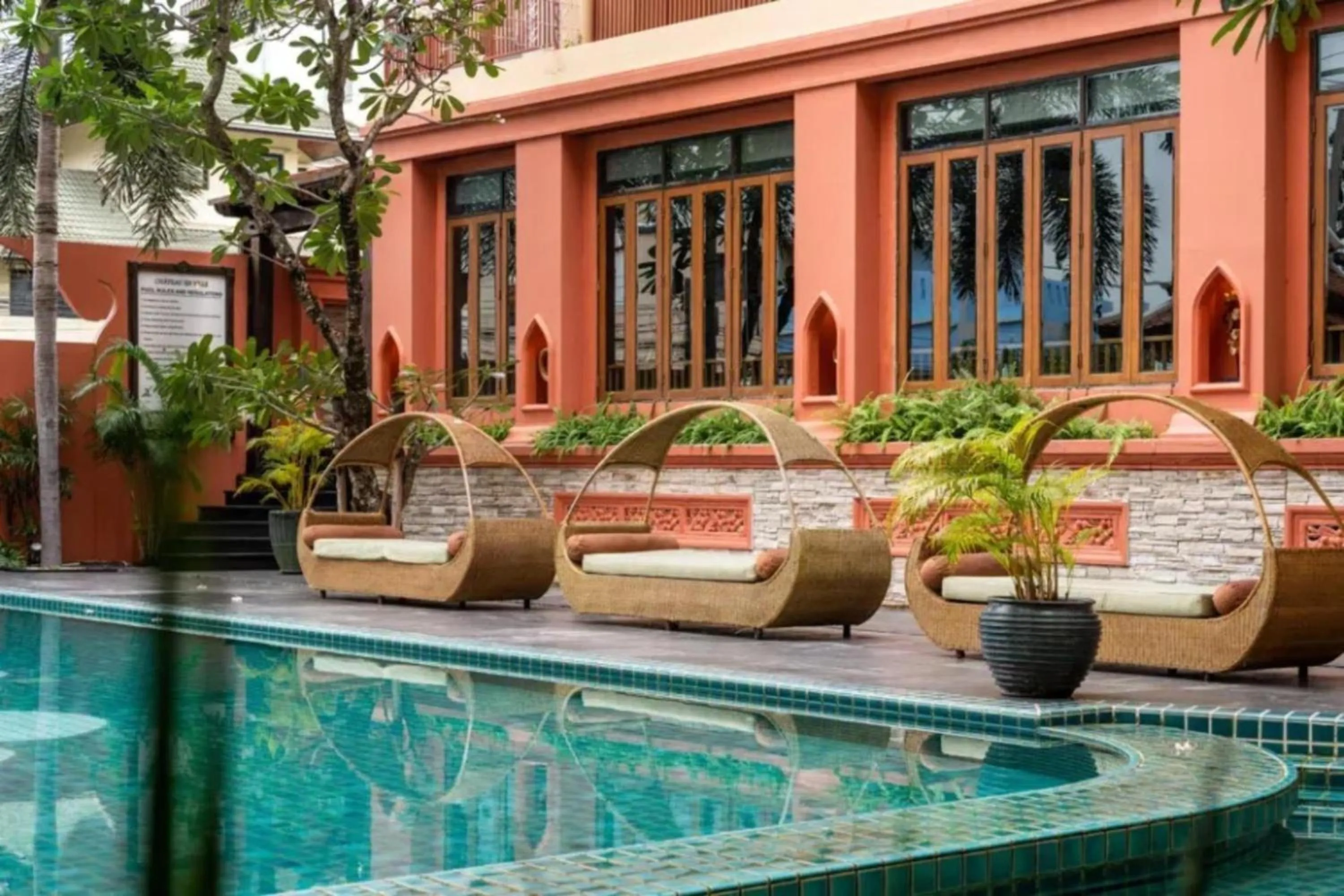 Facade/entrance in Sunday Chateau En Ville - Pattaya