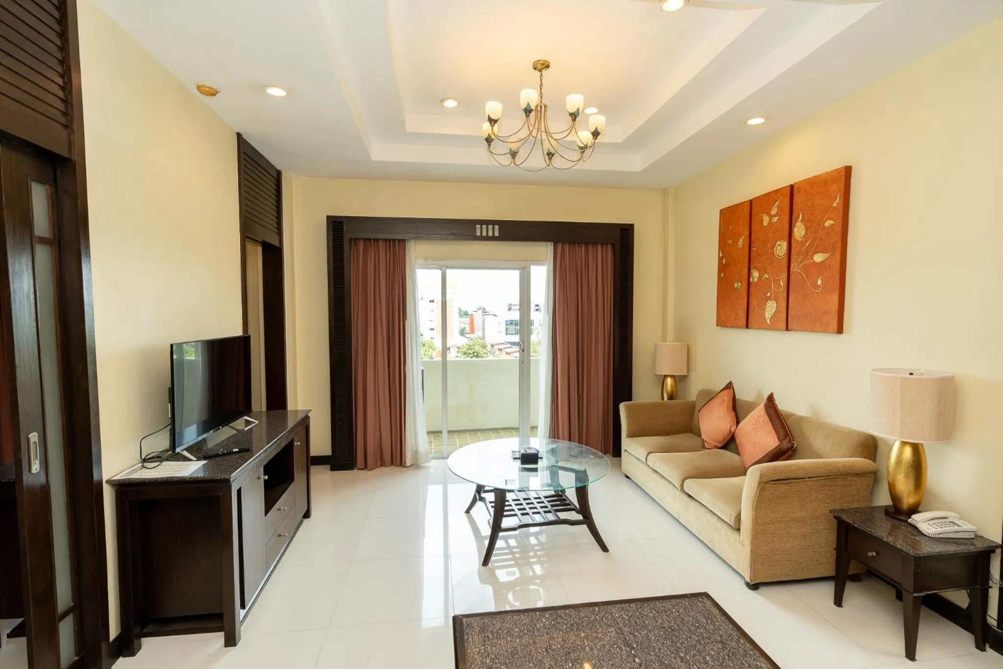 Photo of the whole room in Sunday Chateau En Ville - Pattaya