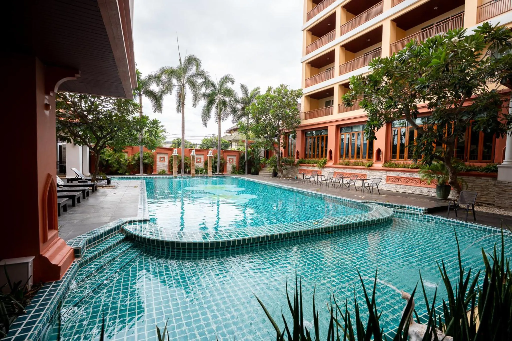 Property building in Sunday Chateau En Ville - Pattaya