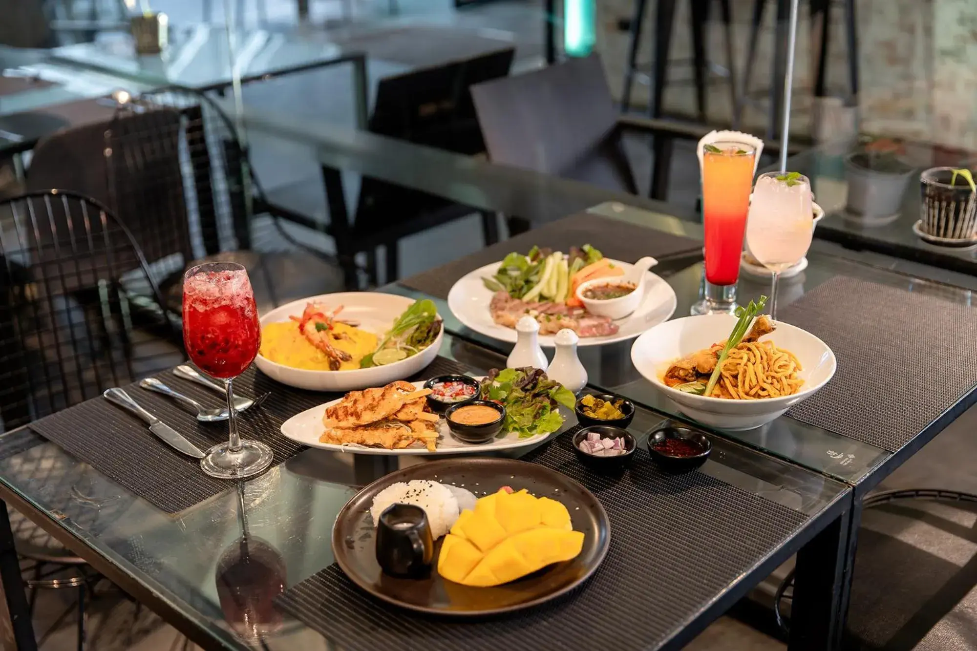 Food and drinks in Cross Vibe Chiang Mai Decem Nimman Hotel Food and drinks in Cross Vibe Chiang Mai Decem Nimman Hotel