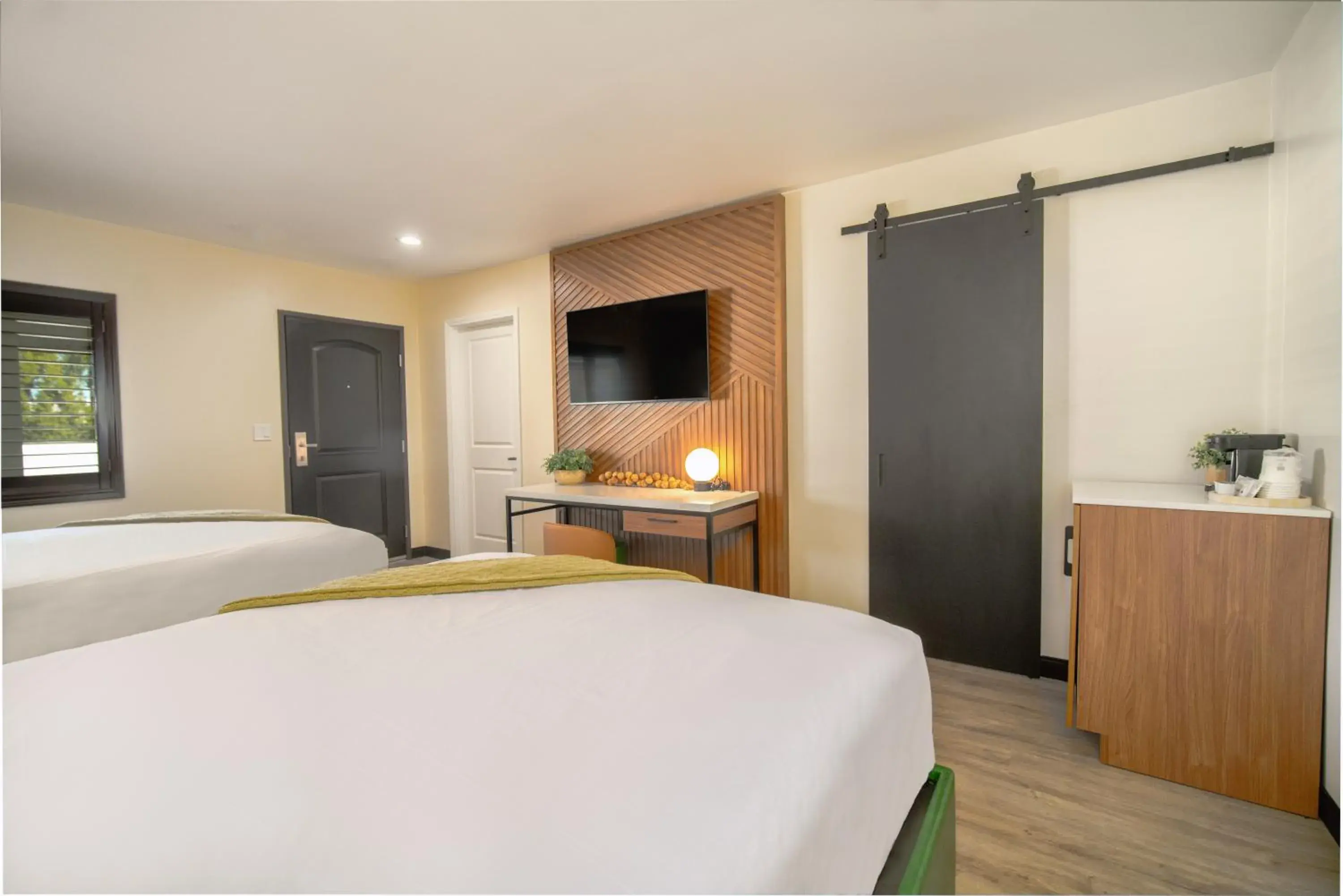 Deluxe Double Studio in LYFE INN & SUITES by AGA- North Hollywood Near Universal Studios Deluxe Double Studio in LYFE INN & SUITES by AGA- North Hollywood Near Universal Studios