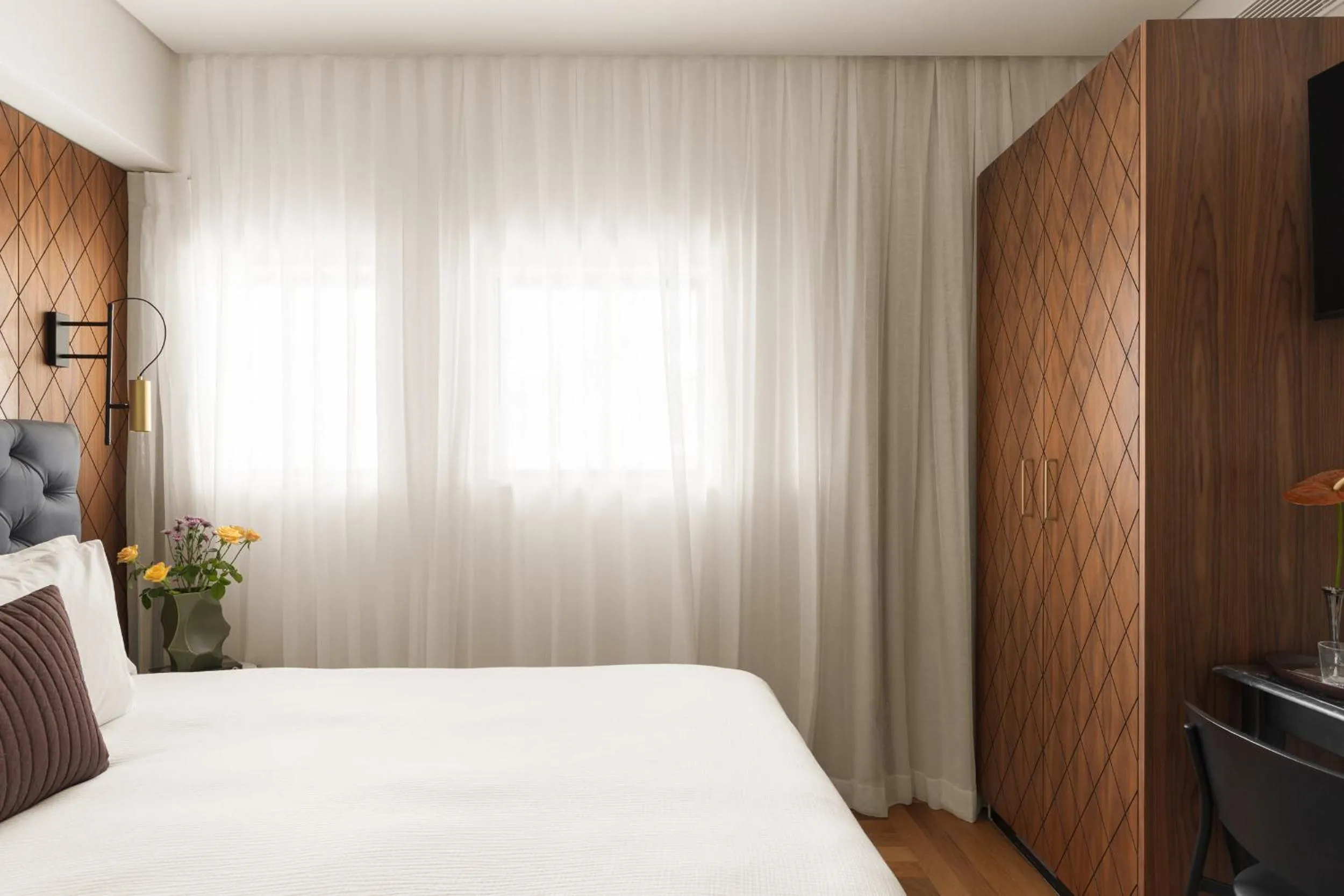 Bedroom, Bed in Hotel RECEPTION - FATTAL COLORS