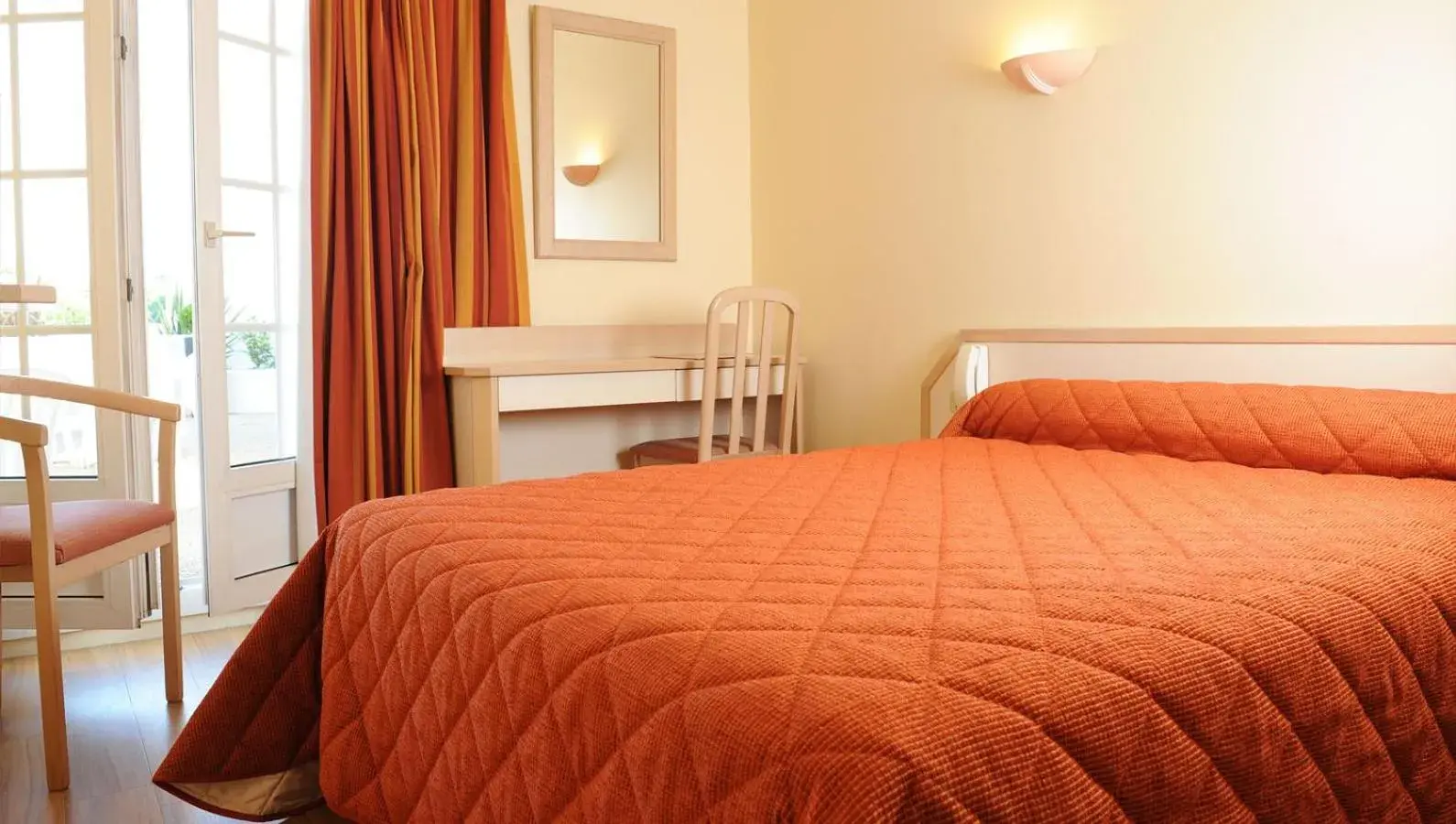 Double Room in Relais Des Tilleuls Double Room in Relais Des Tilleuls