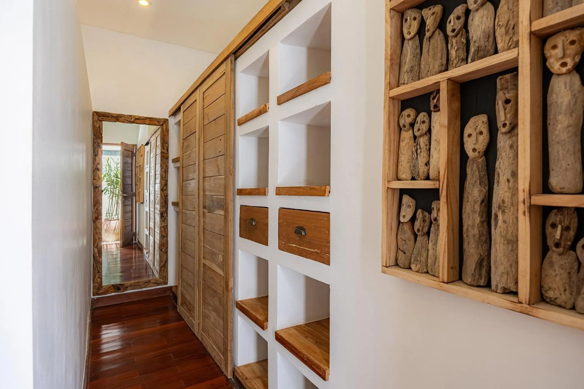 wardrobe in Villa Sebelah by Optimum Bali Villas