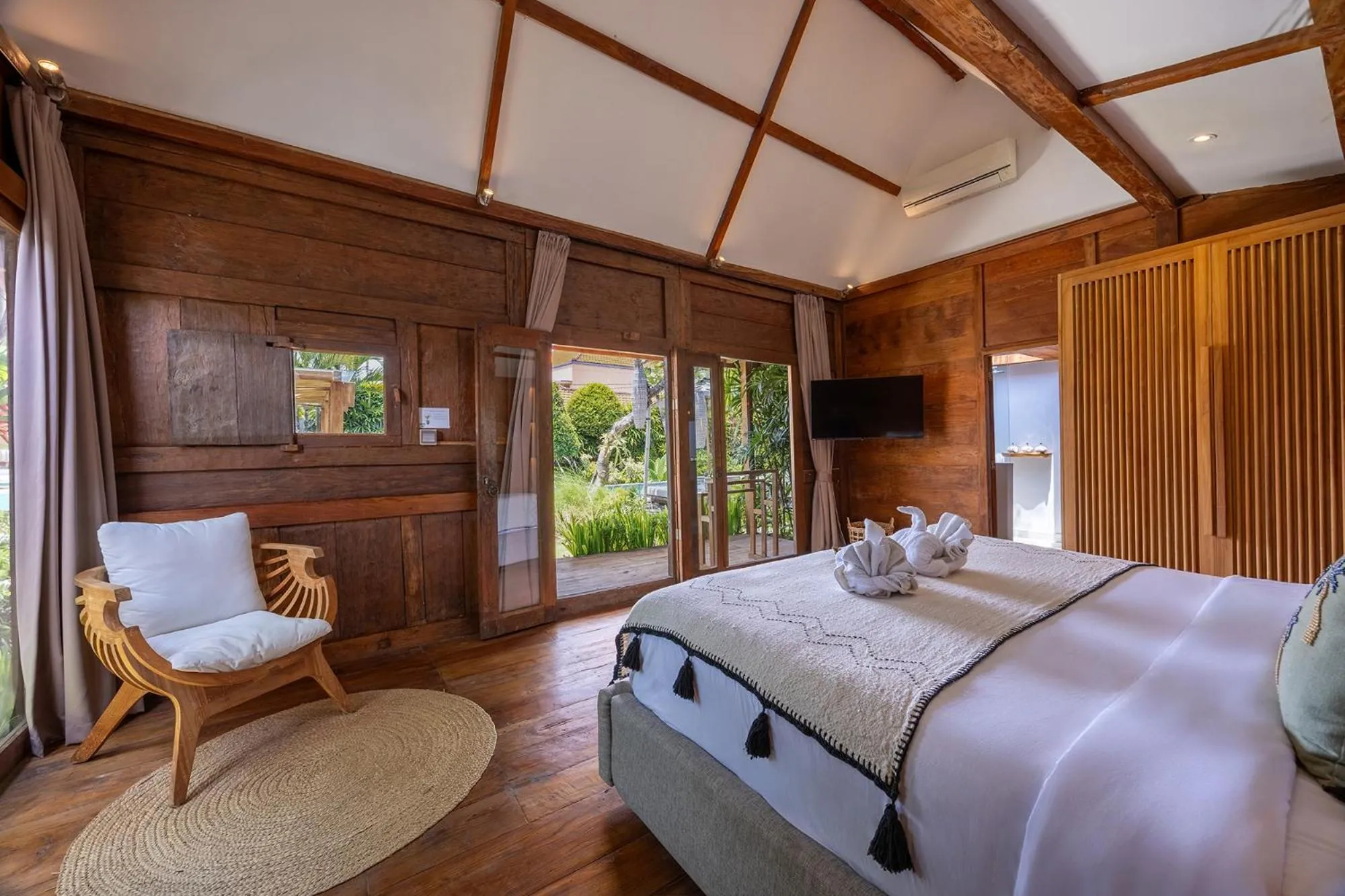 Bed in Villa Sebelah by Optimum Bali Villas