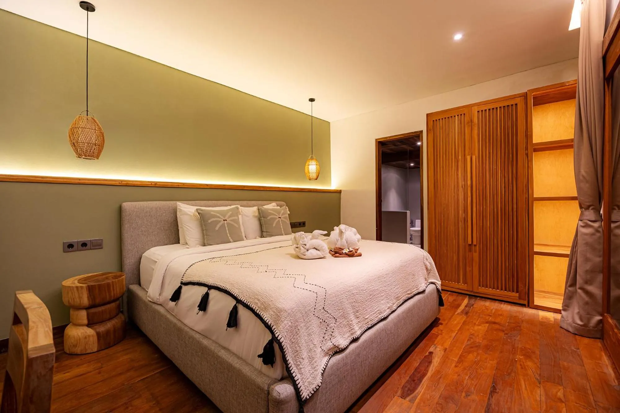 Bed in Villa Sebelah by Optimum Bali Villas