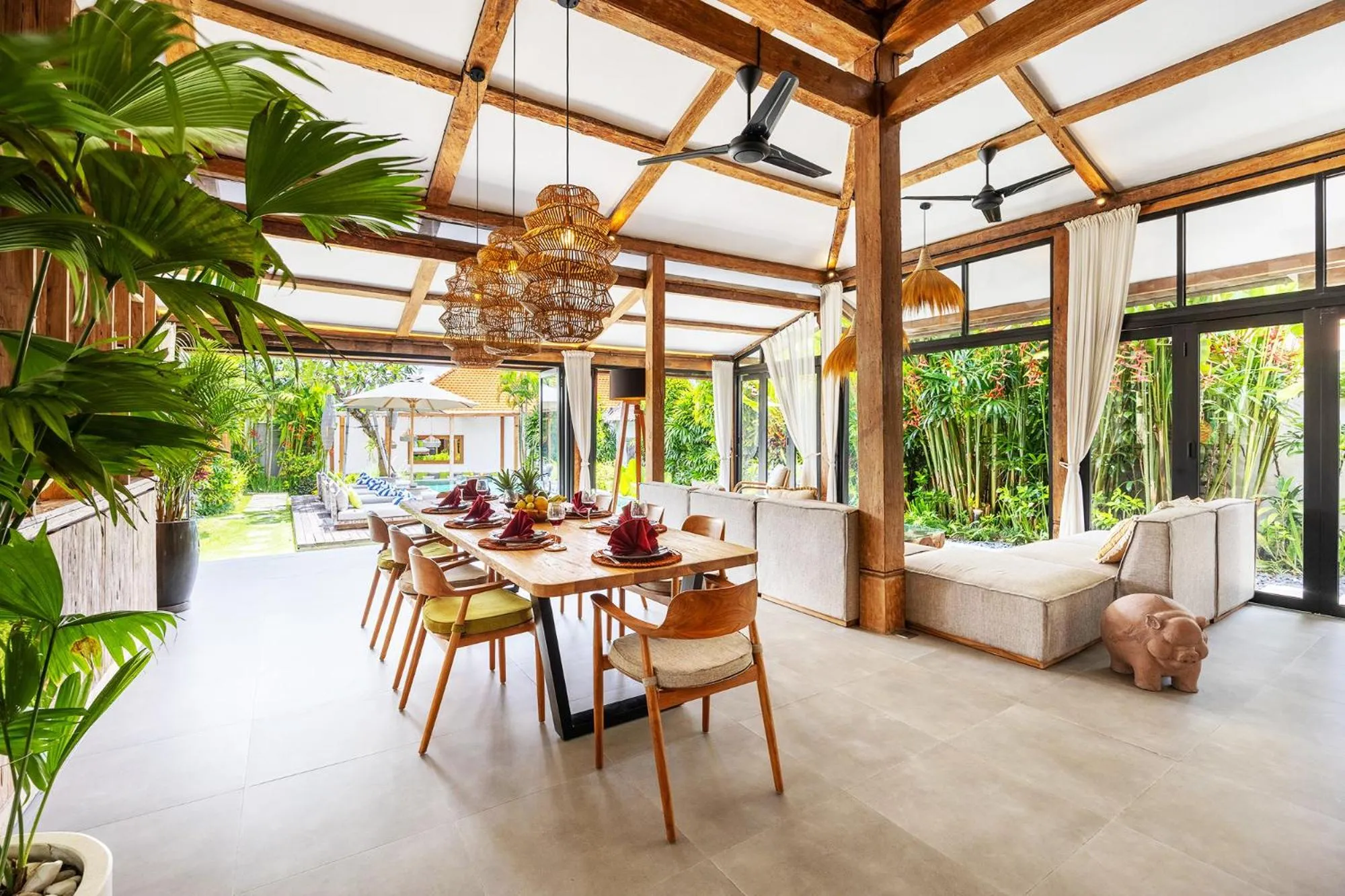 Dining area in Villa Sebelah by Optimum Bali Villas