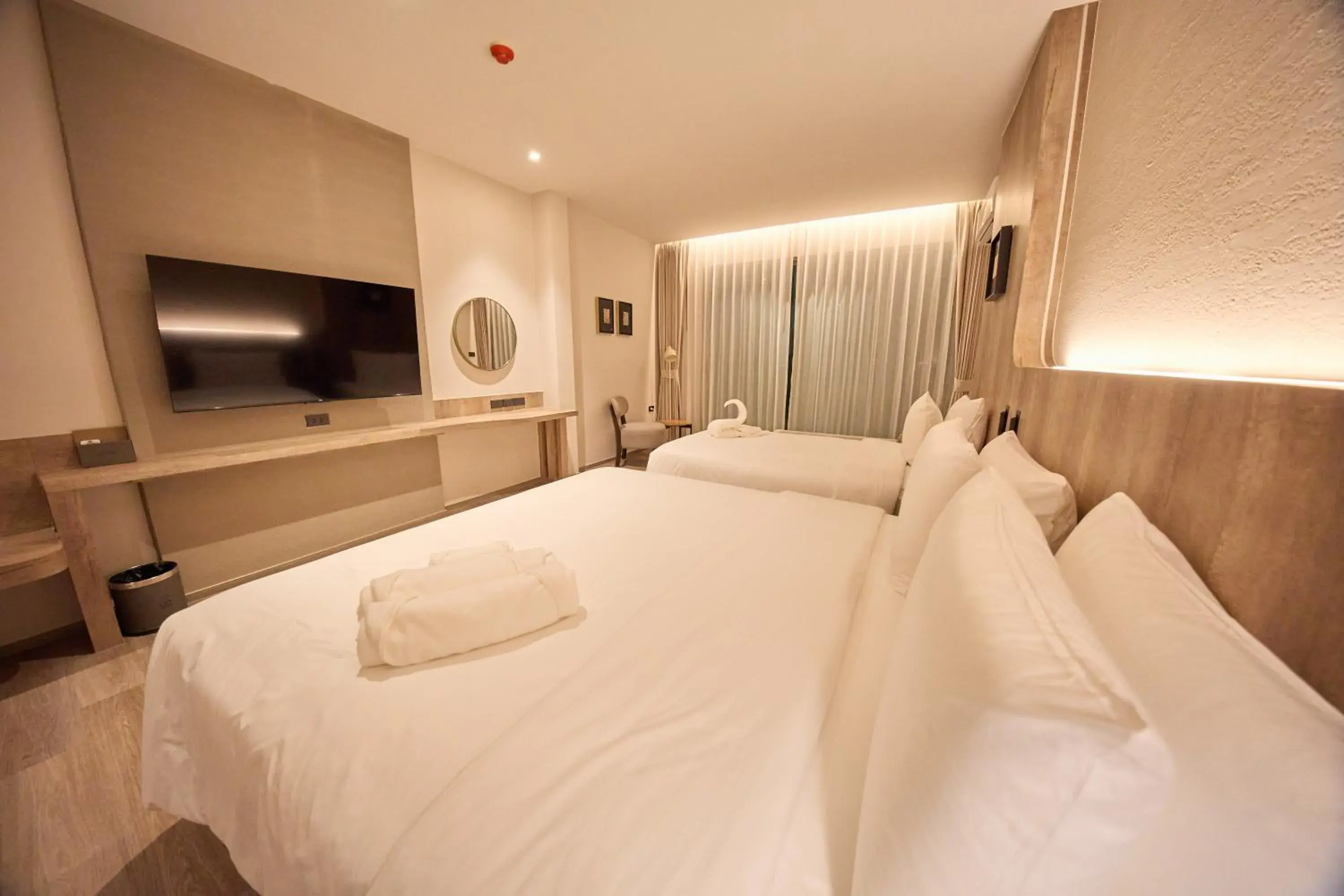 Triple Room in Unya Hotel Ubon - โรงเเรมอัญญาอุบล Triple Room in Unya Hotel Ubon - โรงเเรมอัญญาอุบล