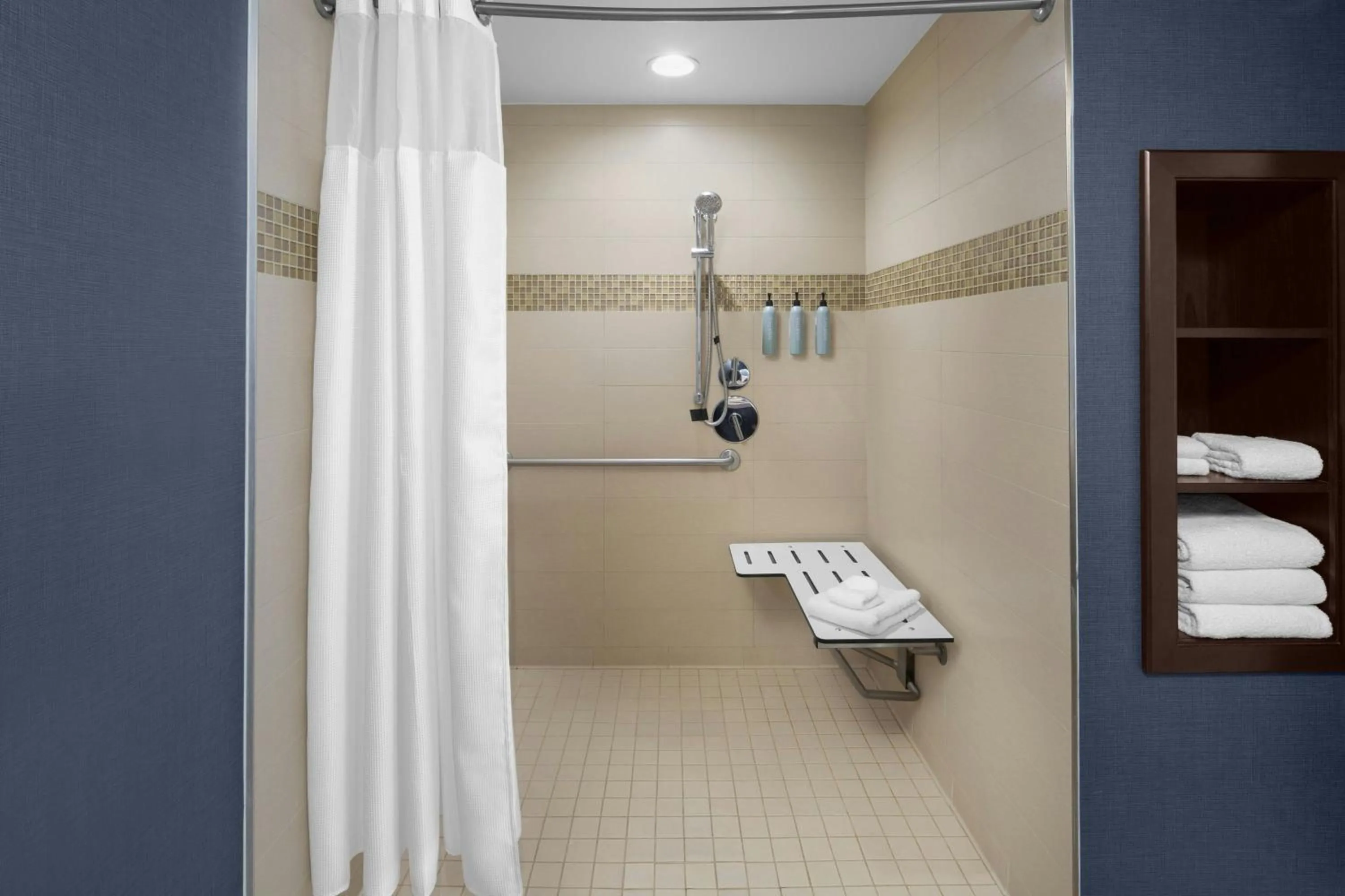 Bathroom in Residence Inn by Marriott Chicago Downtown/Loop