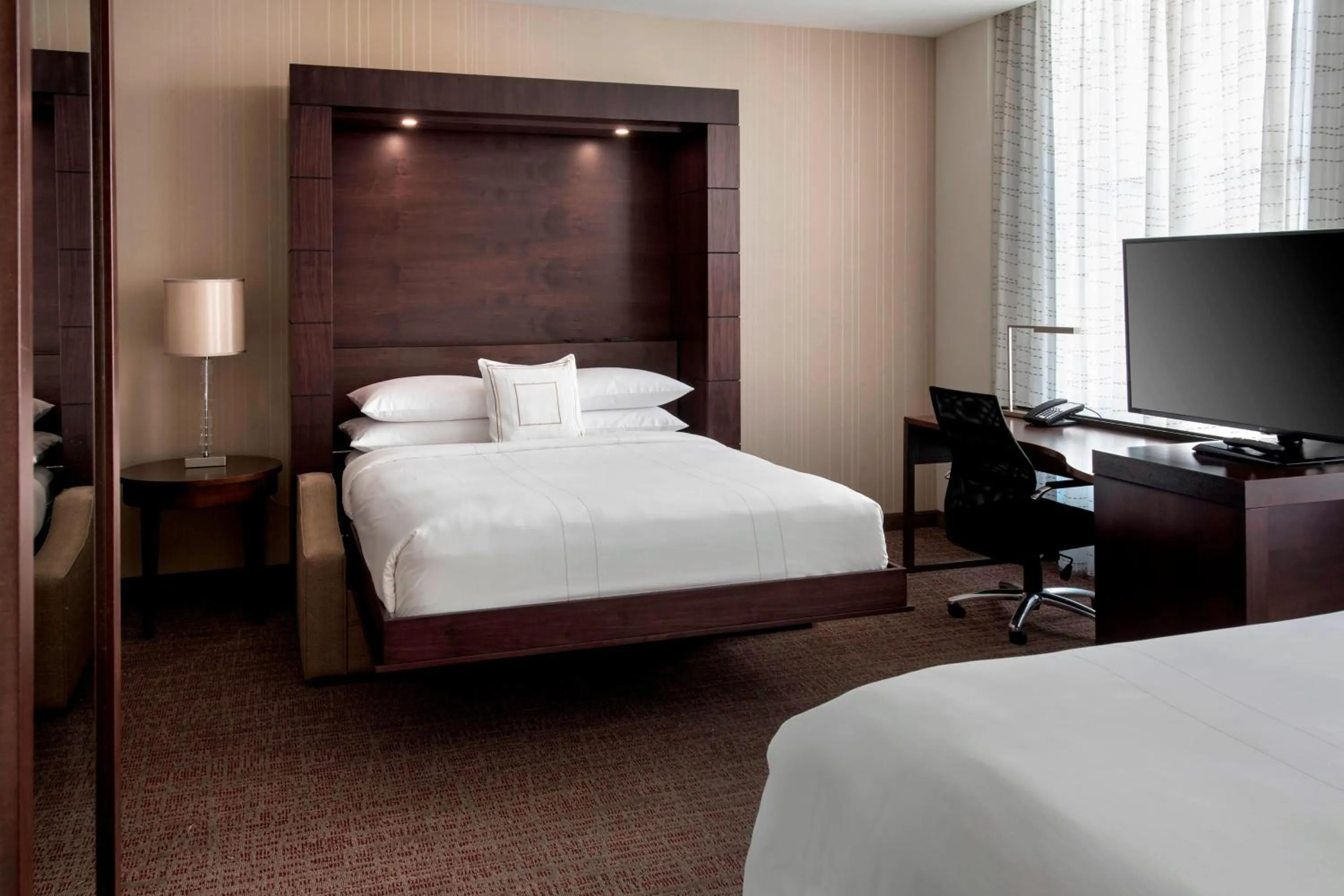 Photo of the whole room, Bed in Residence Inn by Marriott Chicago Downtown/Loop