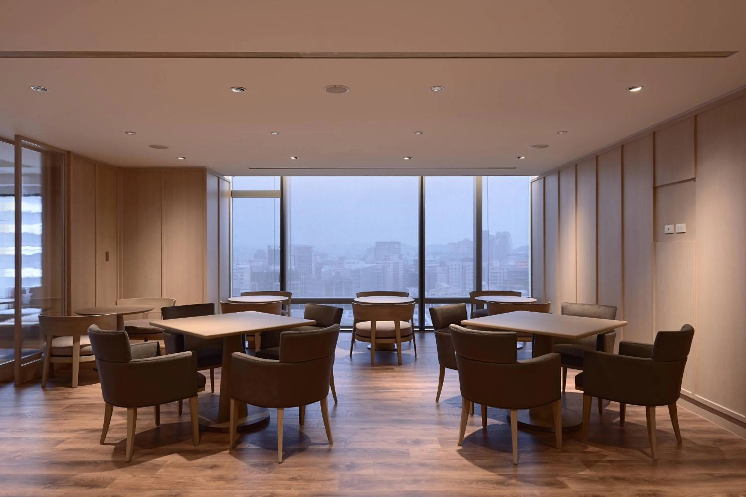 Lounge or bar in Taipei Marriott Hotel