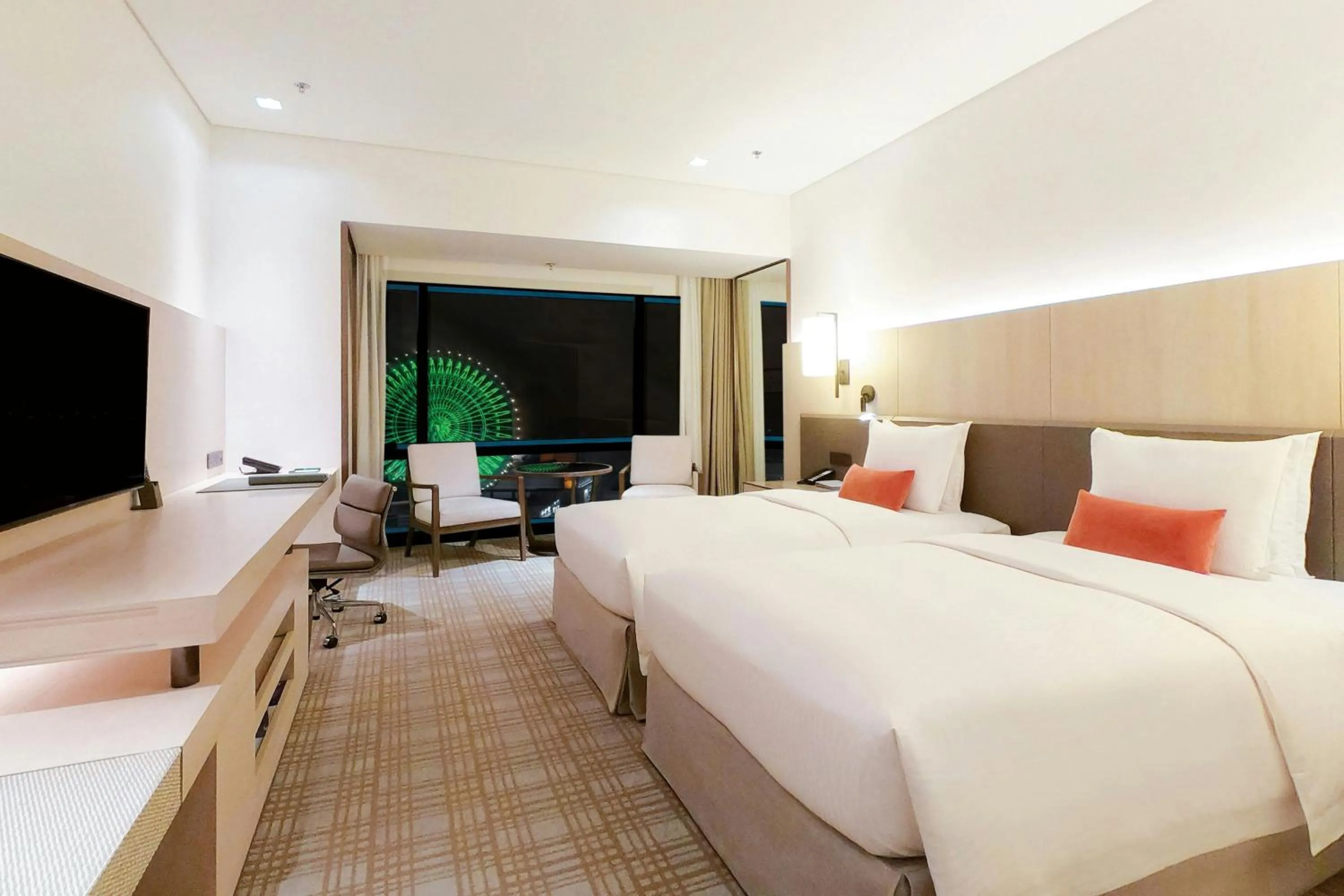 Photo of the whole room, Bed in Taipei Marriott Hotel