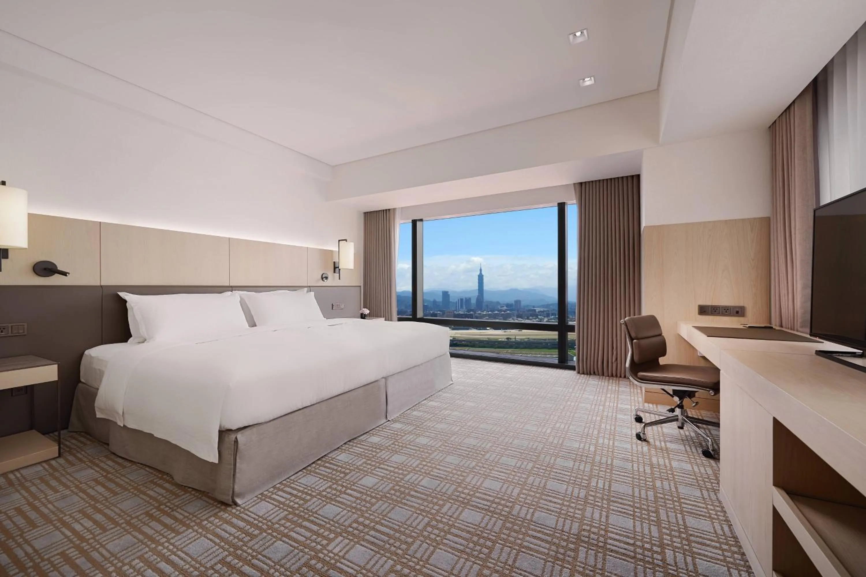 Bedroom, Bed in Taipei Marriott Hotel