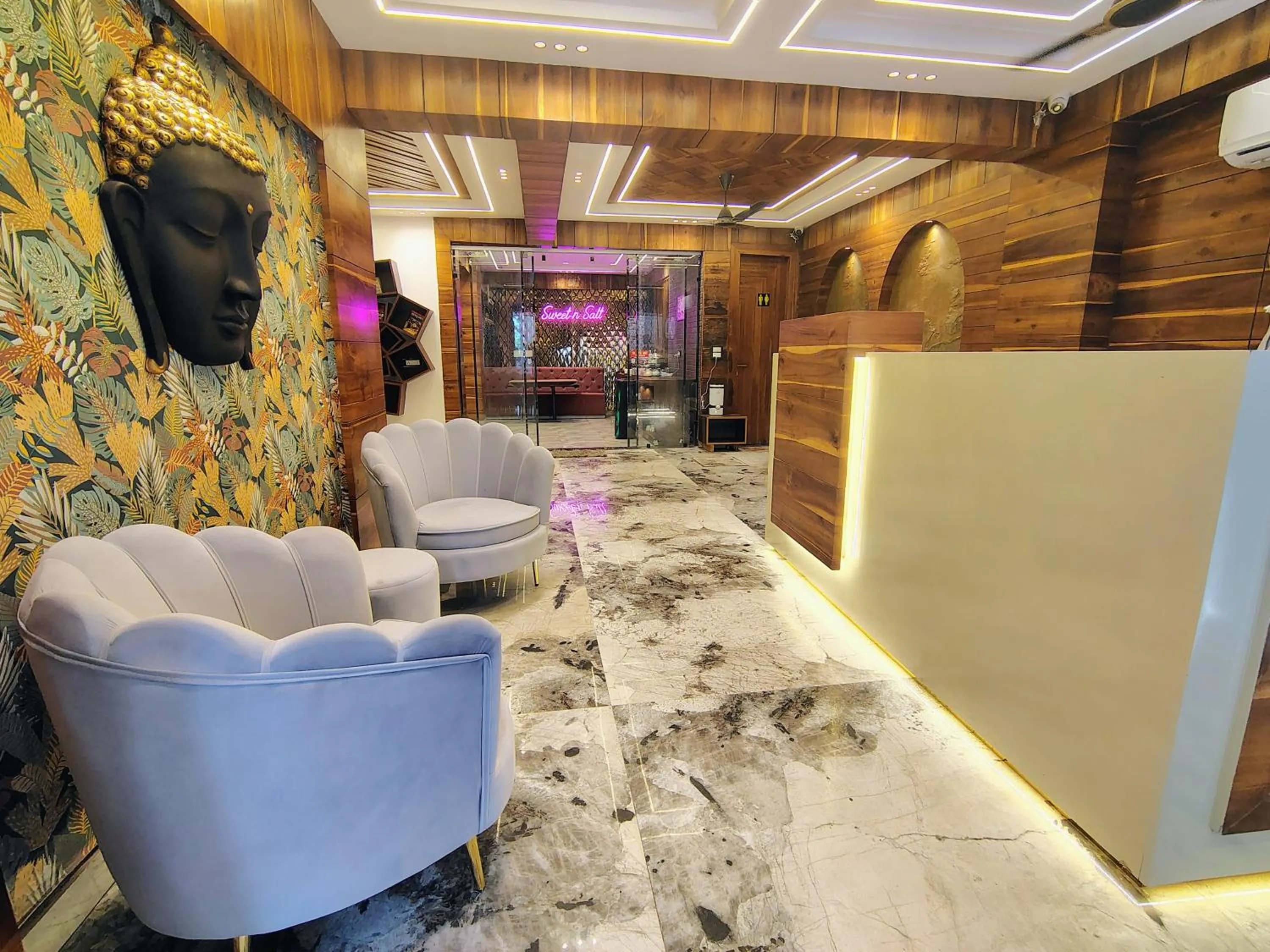 Lobby or reception in Hotel Tapovan Hills