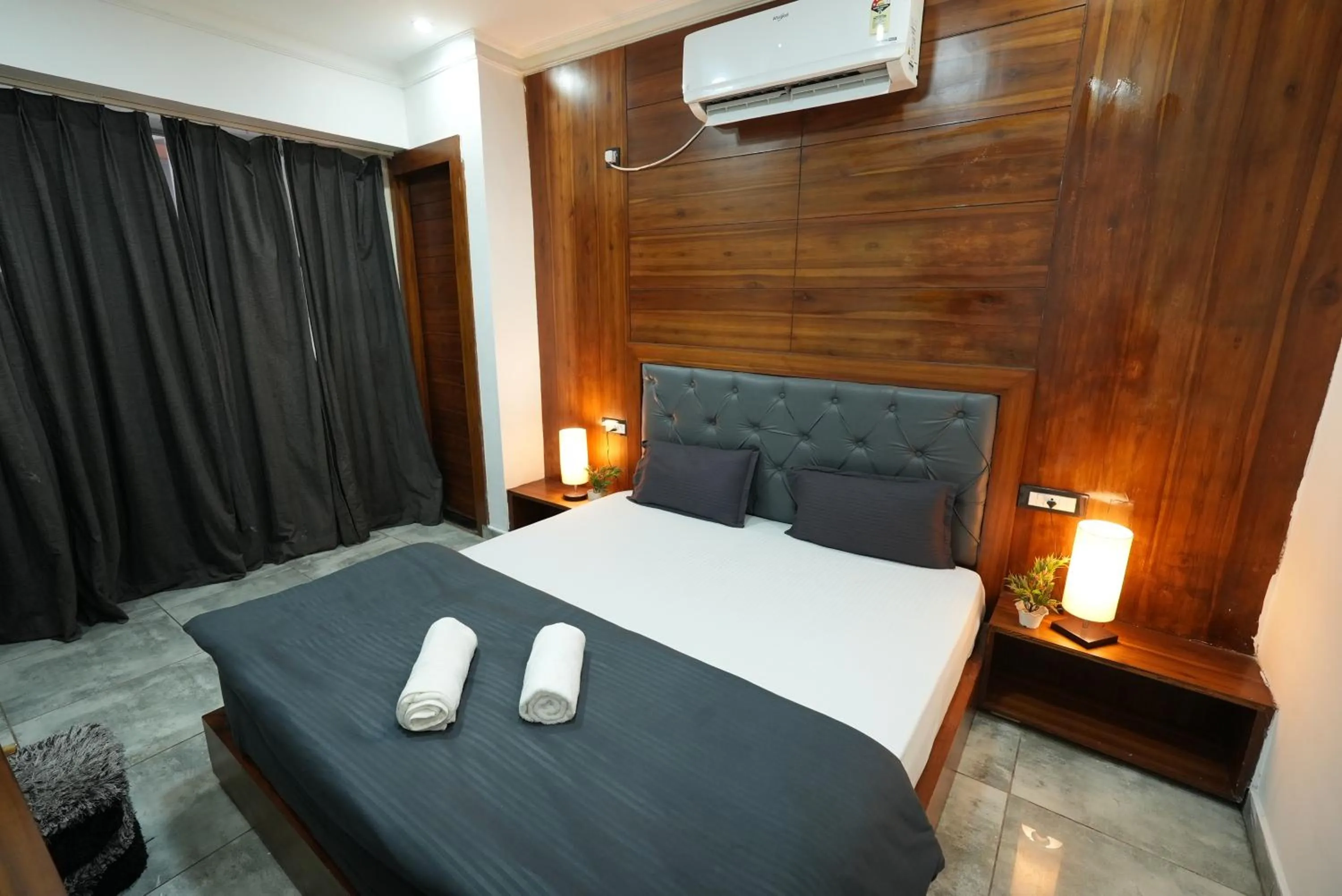 towels, Bed in Hotel Tapovan Hills