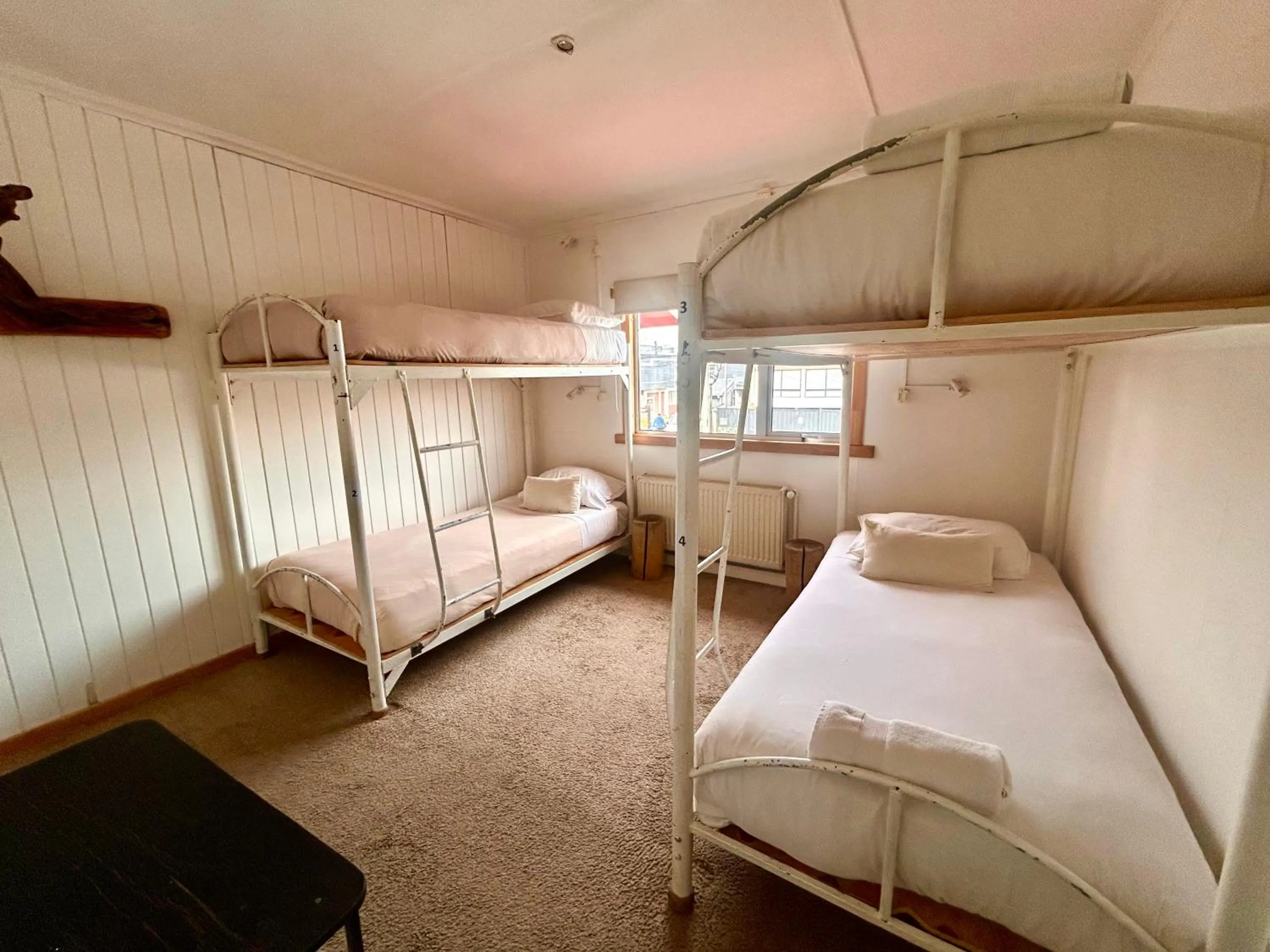 Single Bed in Mixed Dormitory Room in Yaganhouse