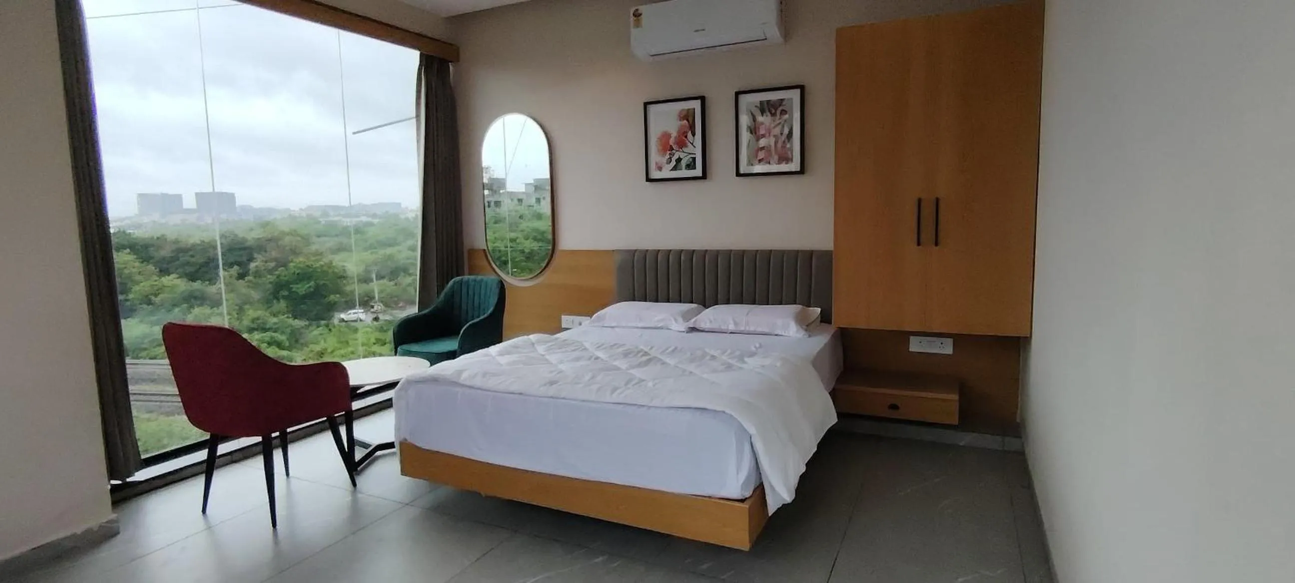 PubliQ Luxury Stays KPHB