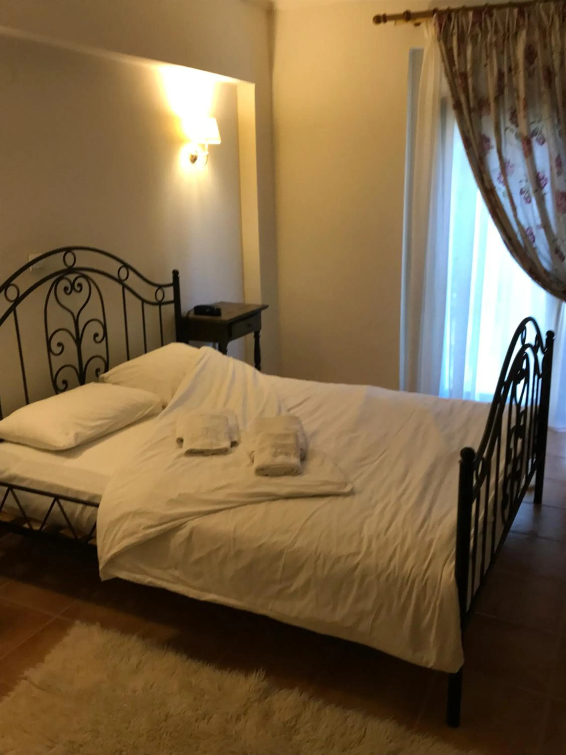 Bedroom, Bed in Aloni Toy Kir Thanasi Hotel & Spa