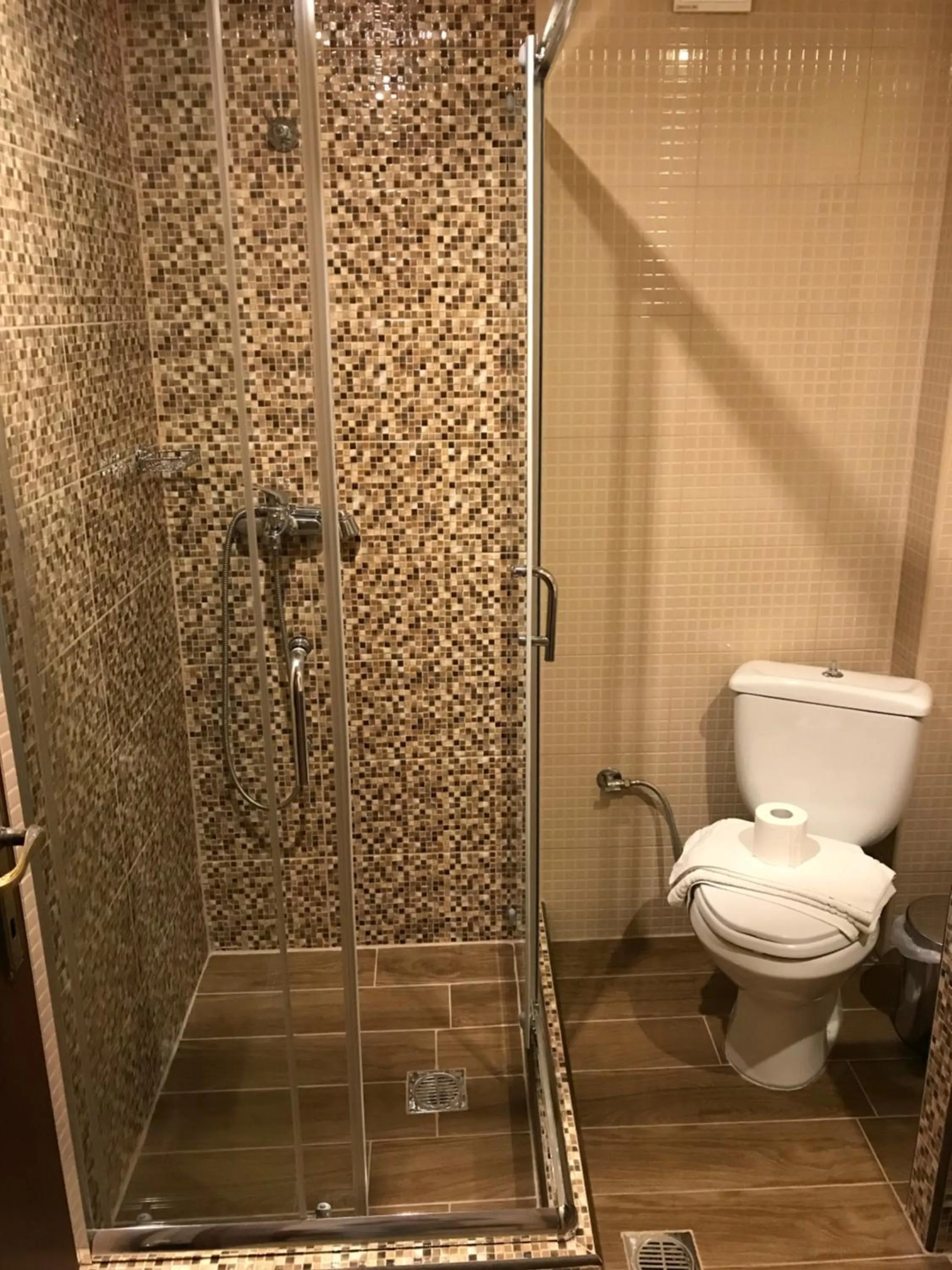 Bathroom in Aloni Toy Kir Thanasi Hotel & Spa