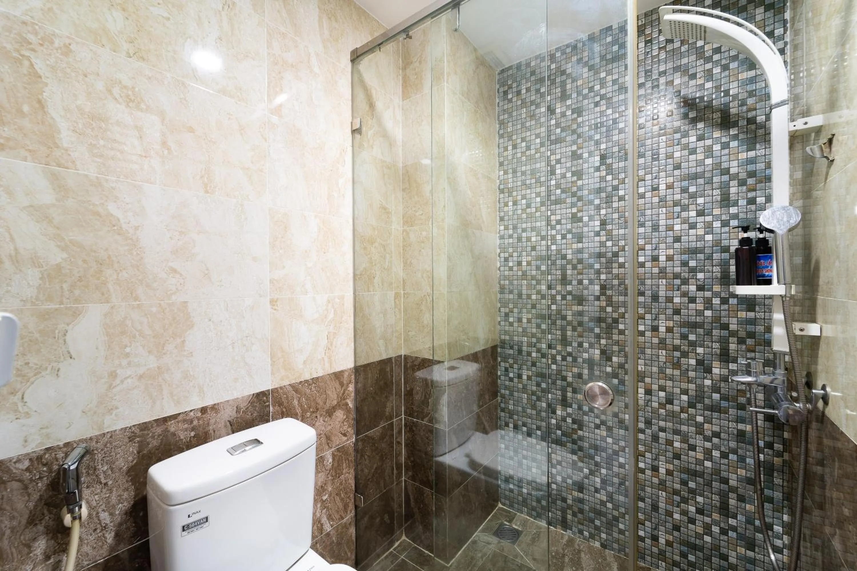 Bathroom in Collection O Sunrise Hotel Trung Son Near Lotte Mart