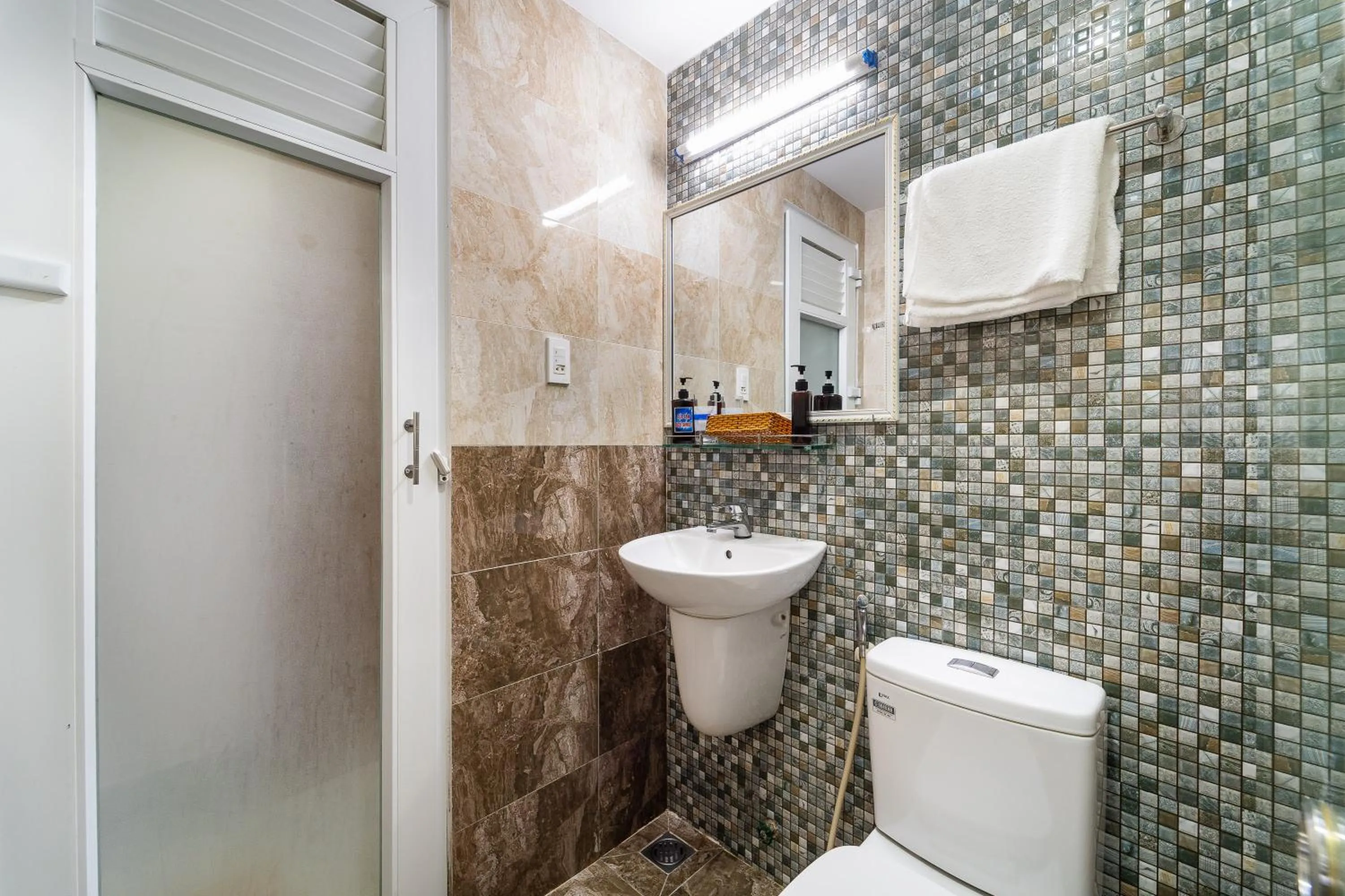 Bathroom in Collection O Sunrise Hotel Trung Son Near Lotte Mart