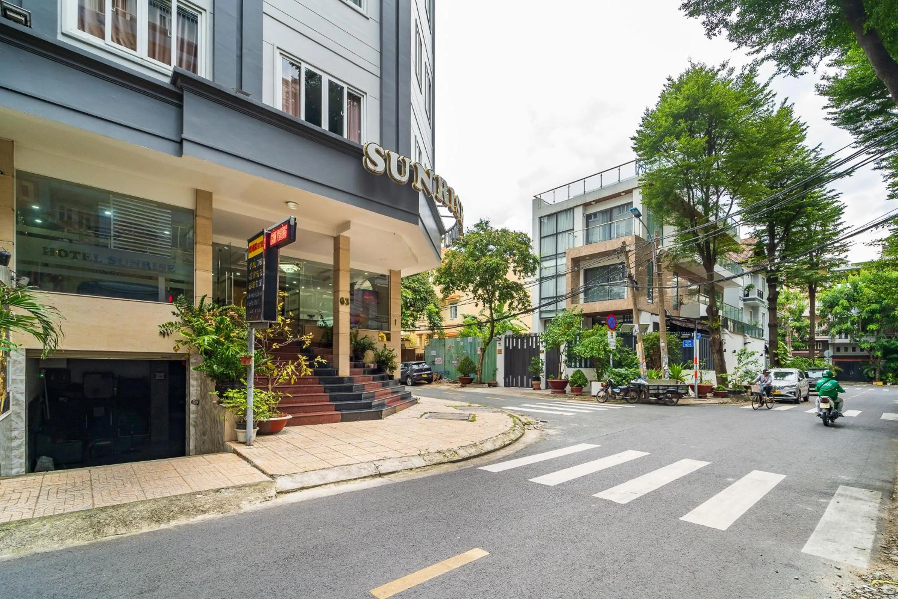 Facade/entrance in Collection O Sunrise Hotel Trung Son Near Lotte Mart