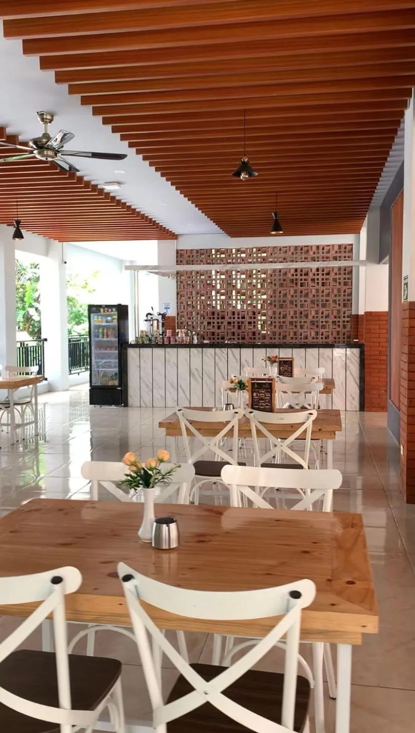 Swimming pool in Prima SR Hotel & Convention Yogyakarta