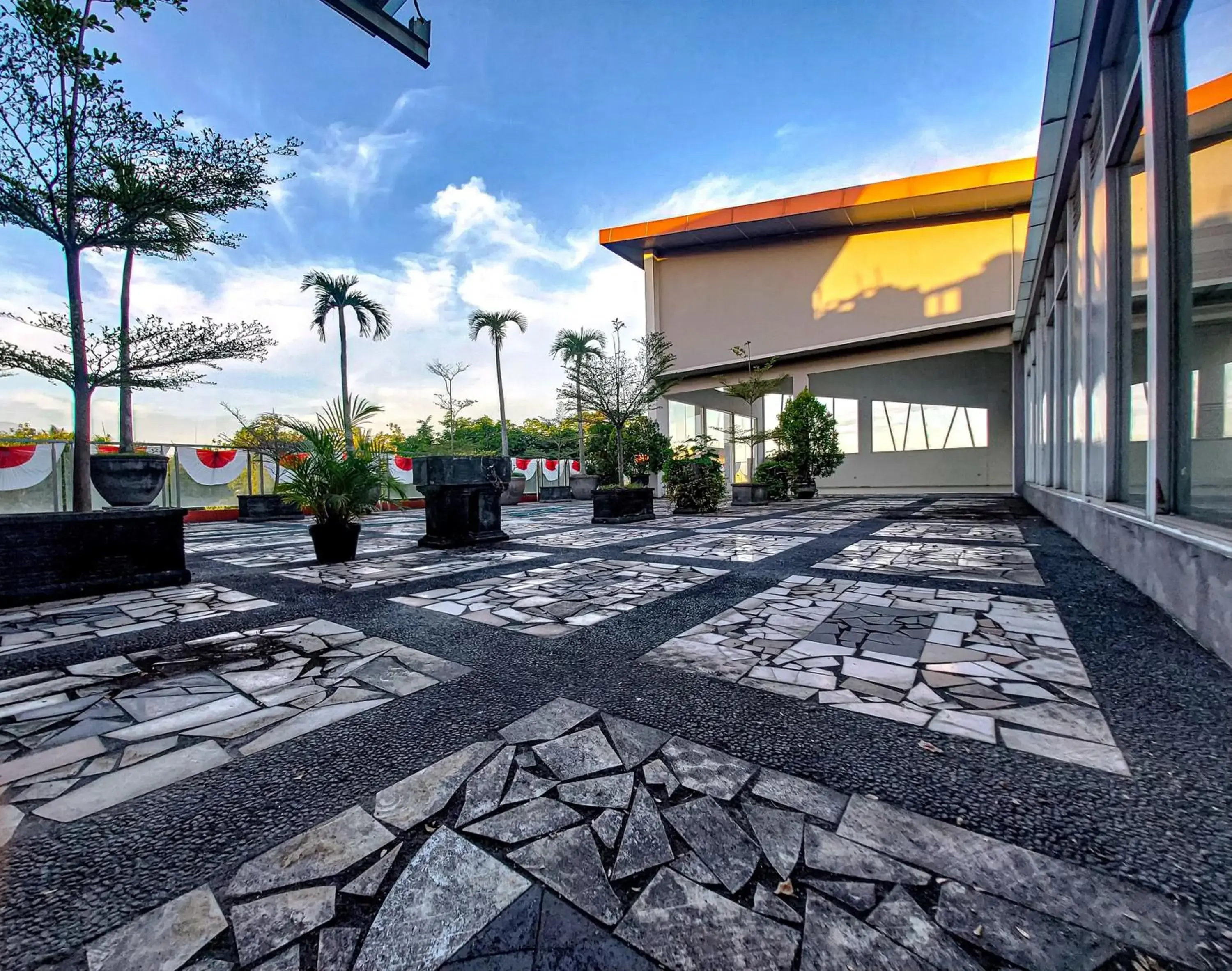 Property building in Prima SR Hotel & Convention Yogyakarta Property building in Prima SR Hotel & Convention Yogyakarta