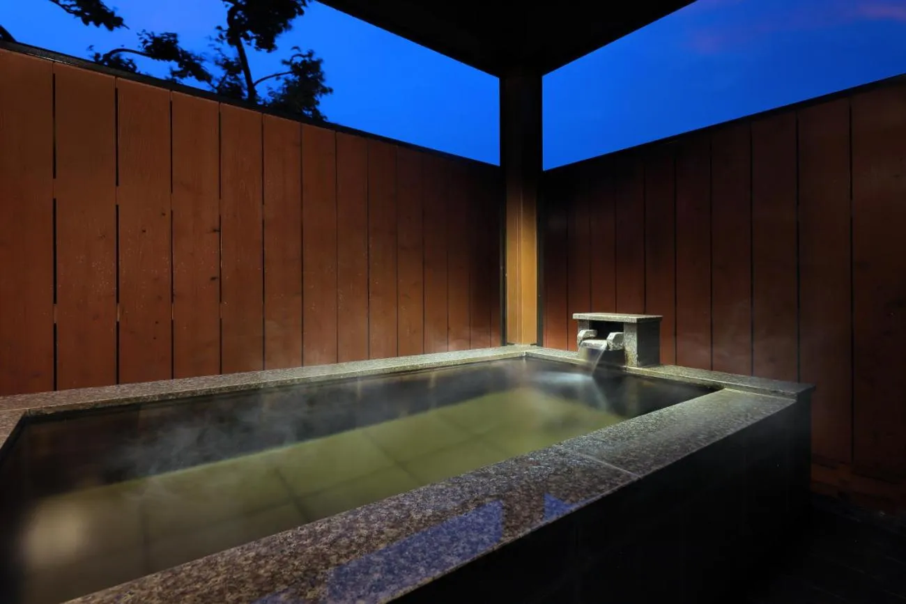 Open Air Bath in Ryokusuitei
