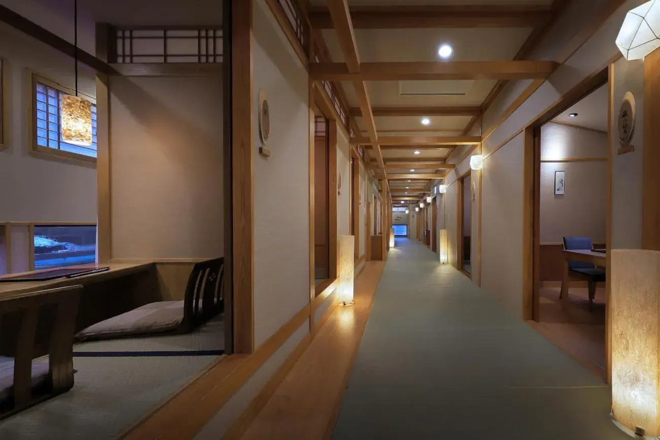 Restaurant/places to eat, Bed in Ryokusuitei Restaurant/places to eat, Bed in Ryokusuitei