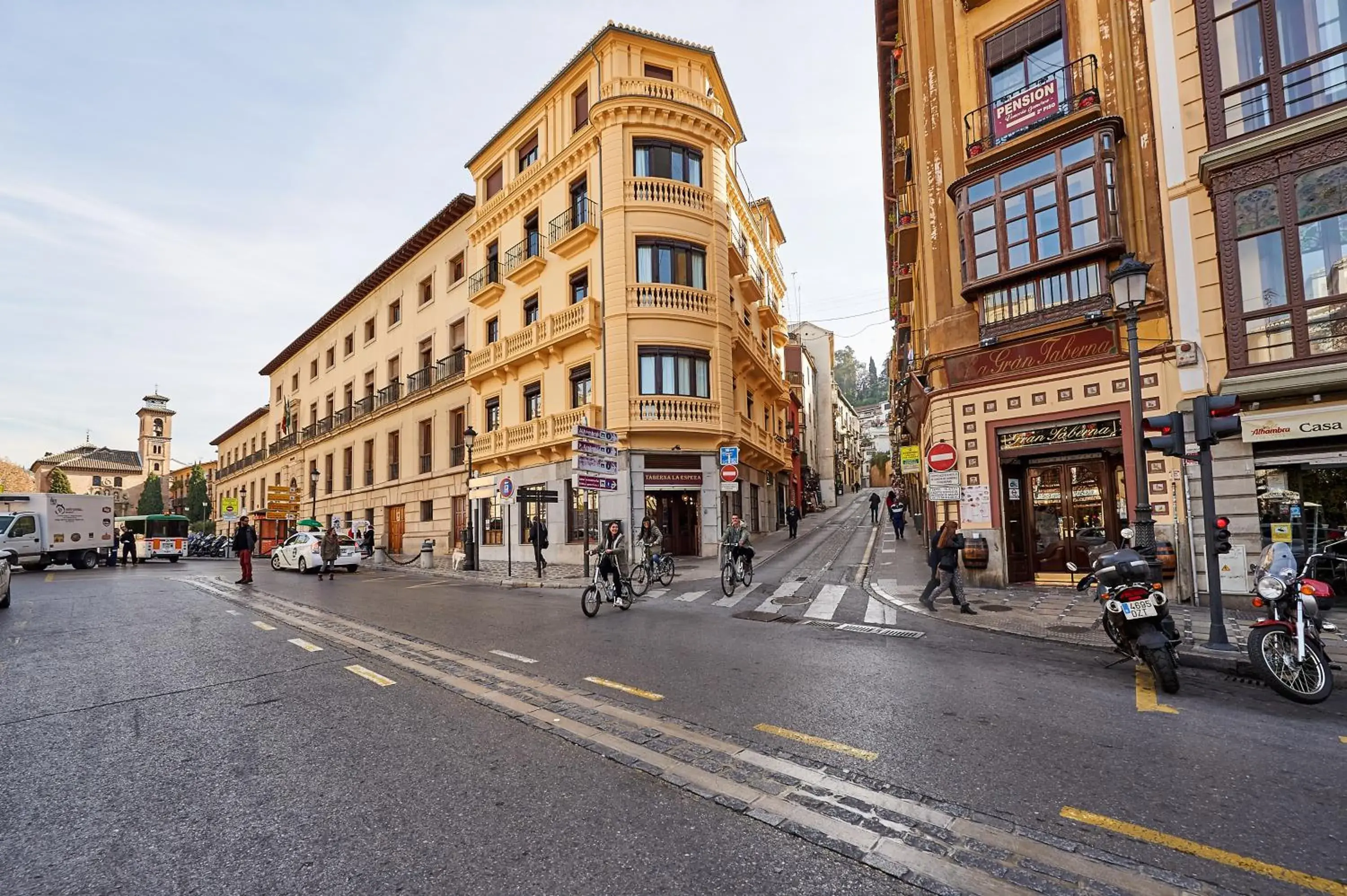 Facade/entrance in AMC Granada Hostal Facade/entrance in AMC Granada Hostal