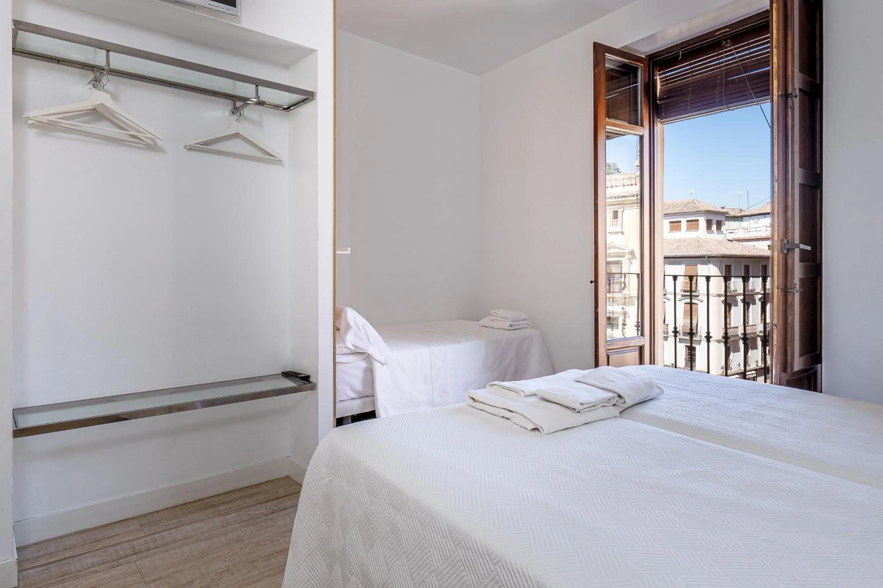 Bed in AMC Granada Hostal