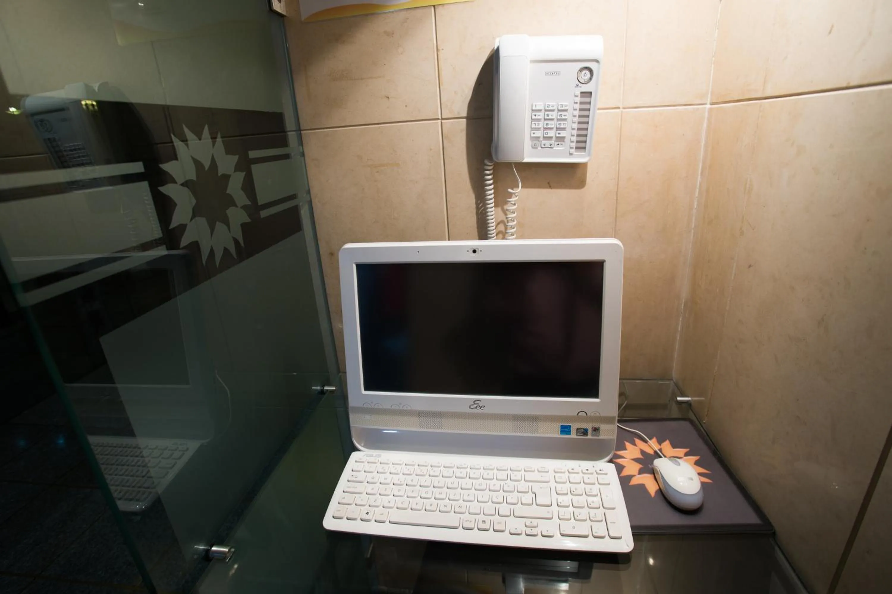 Business facilities in Hotel Solaris