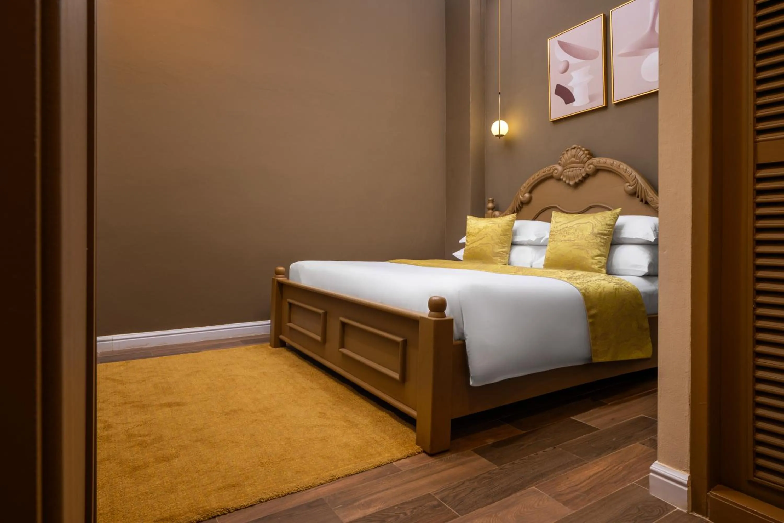 Guests, Bed in Ali Grand Hotel