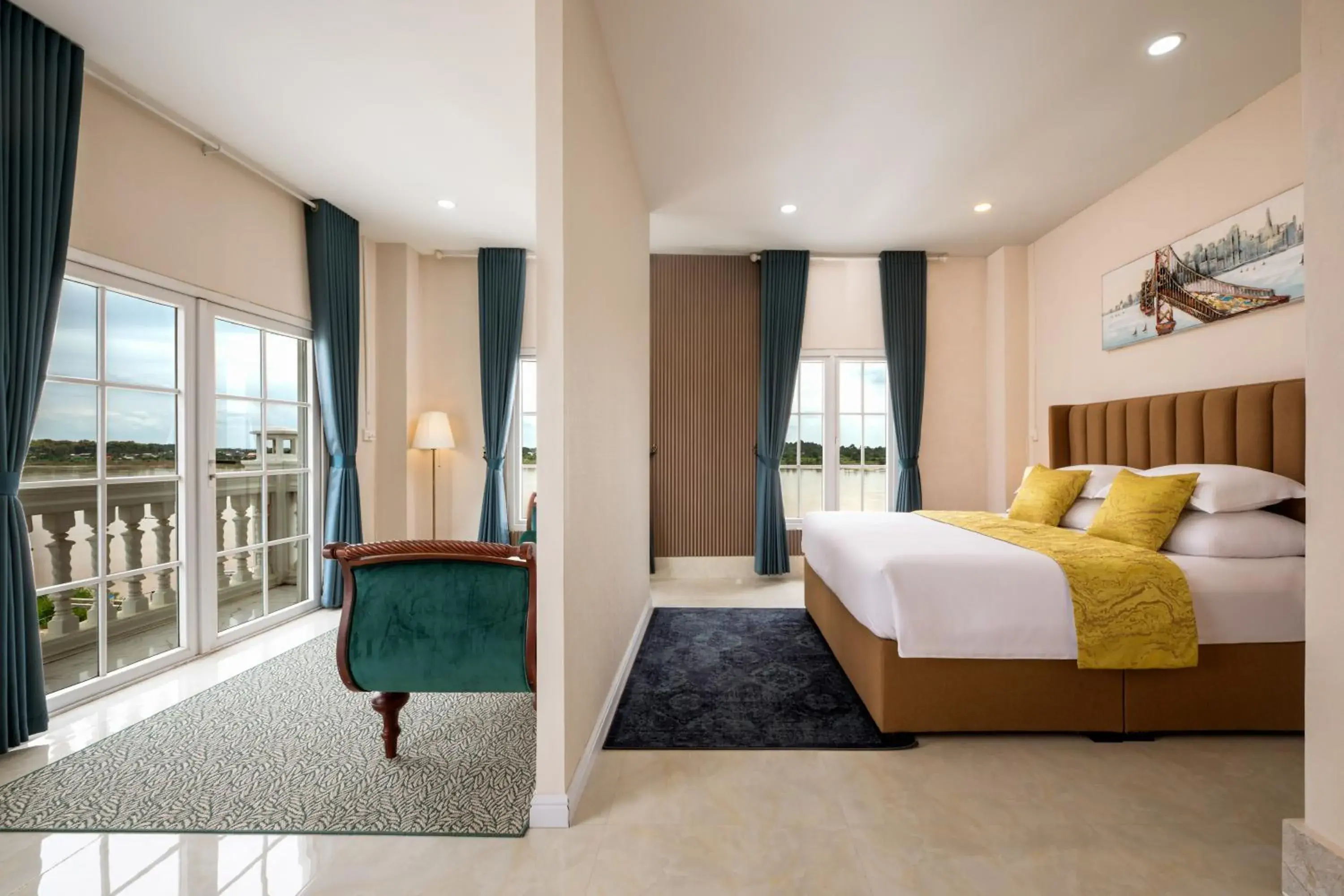 Guests, Bed in Ali Grand Hotel Guests, Bed in Ali Grand Hotel