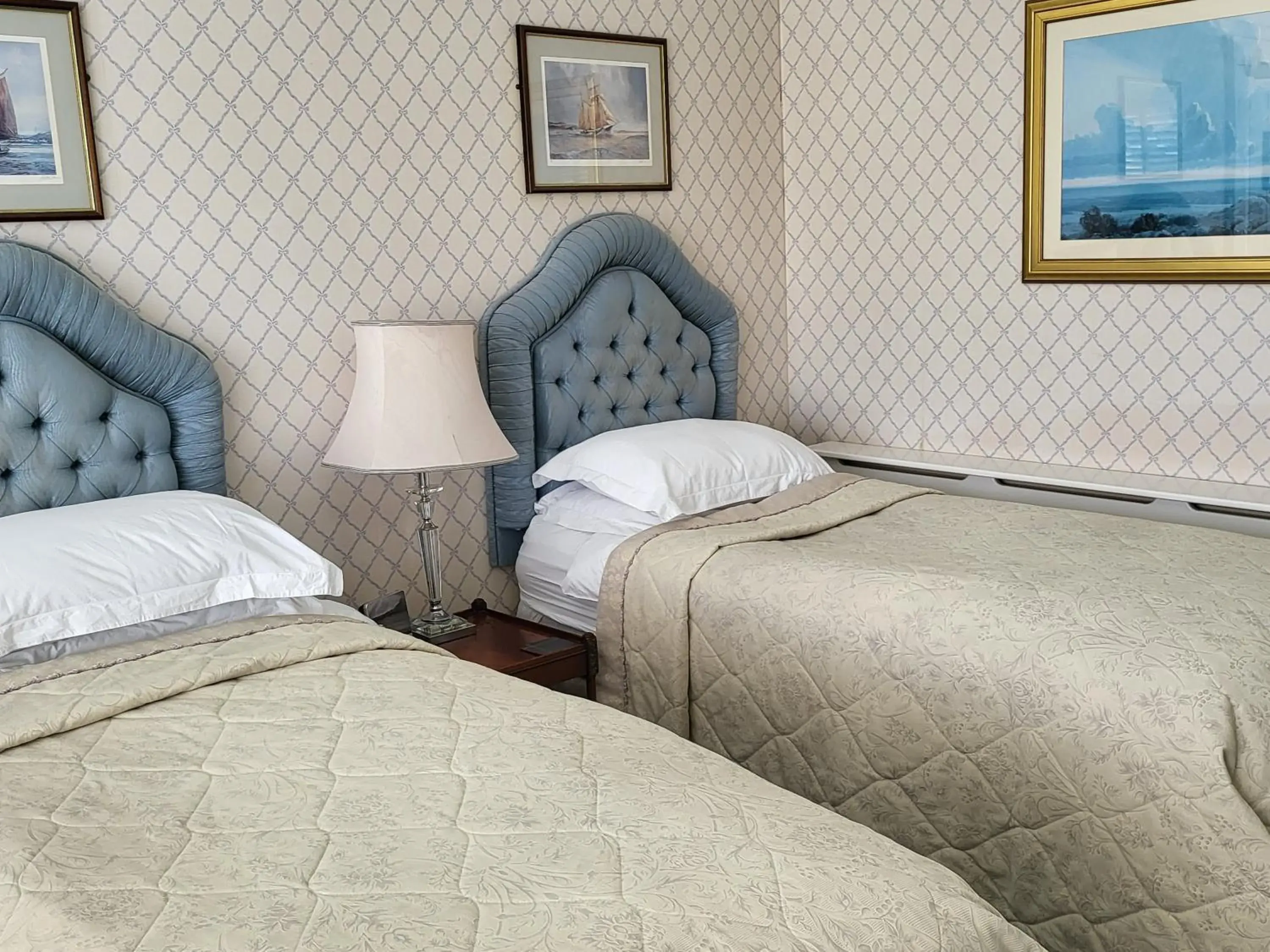Superior Twin Room - single occupancy in Sutherland House Superior Twin Room - single occupancy in Sutherland House