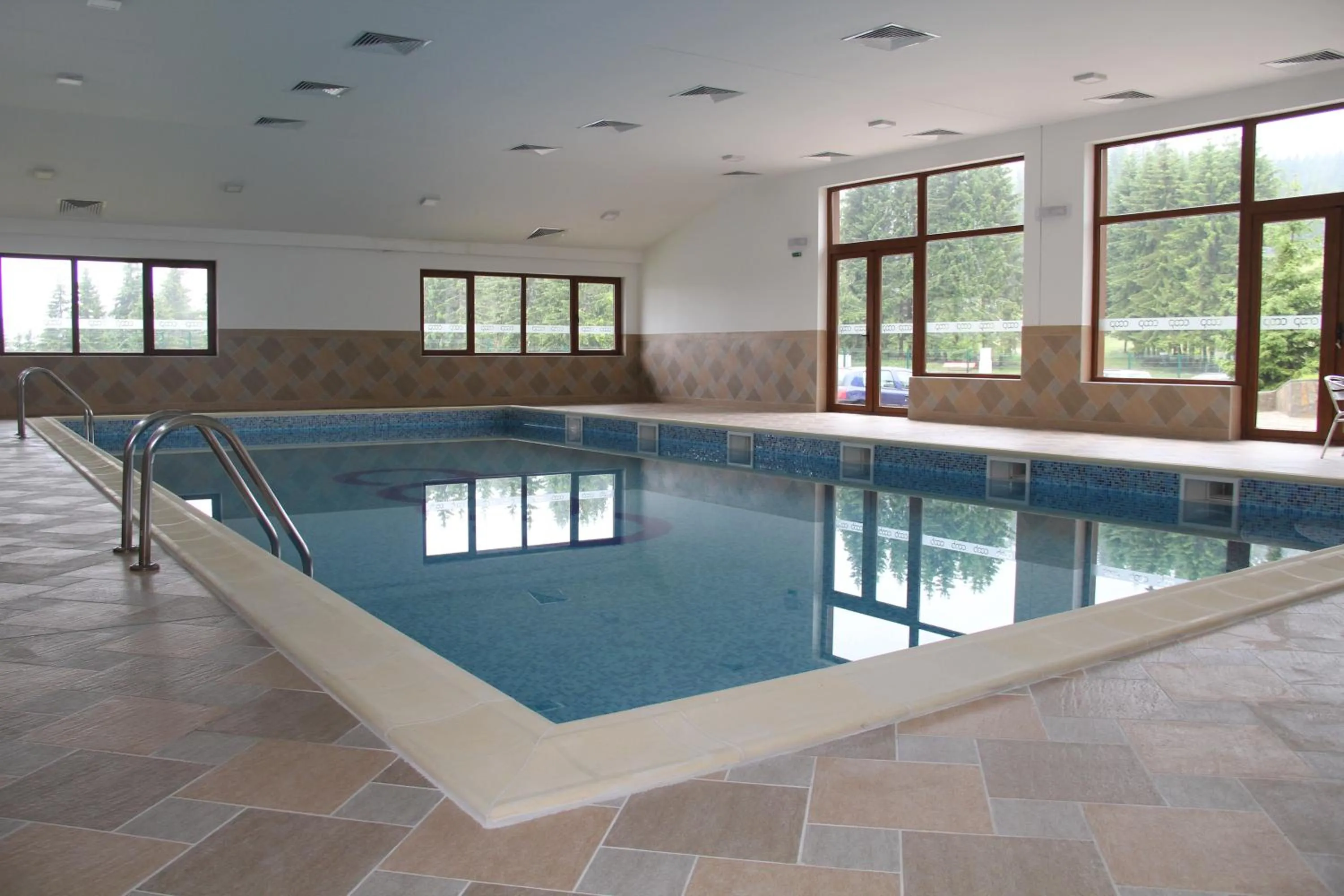 Swimming pool in Hotel Coop Rozhen