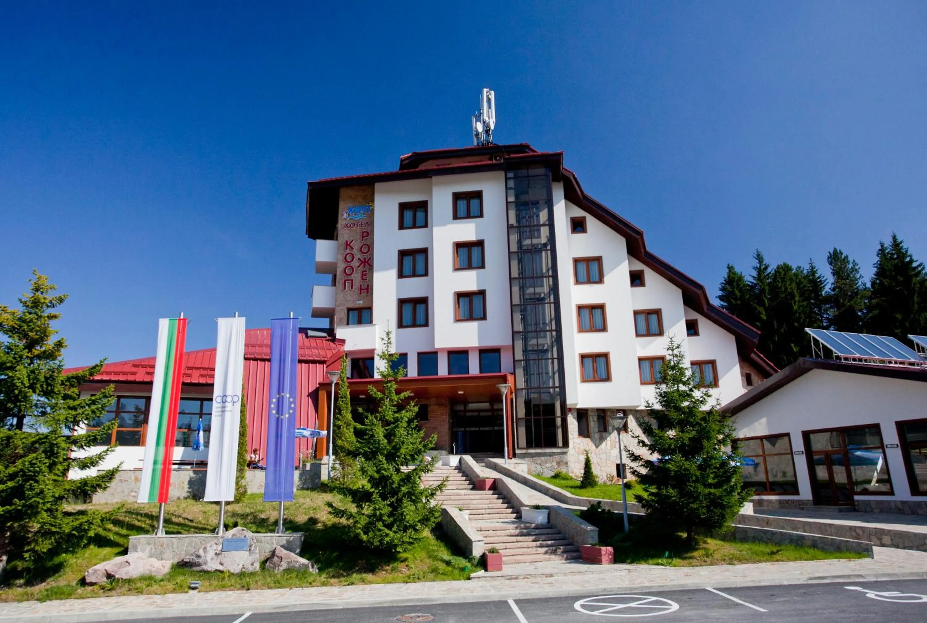 Property building in Hotel Coop Rozhen