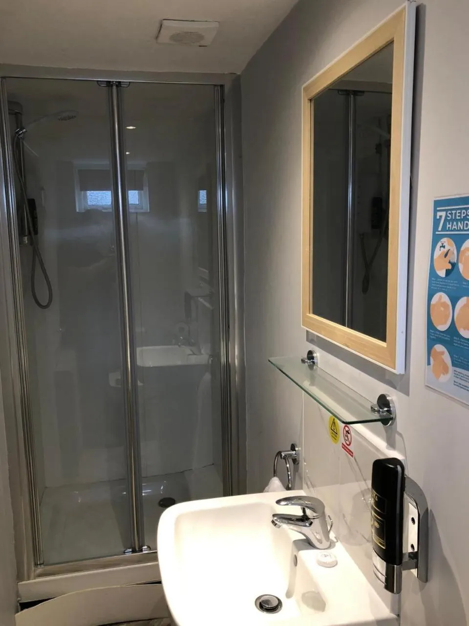 Bathroom in OYO Watton Vibe Hotel