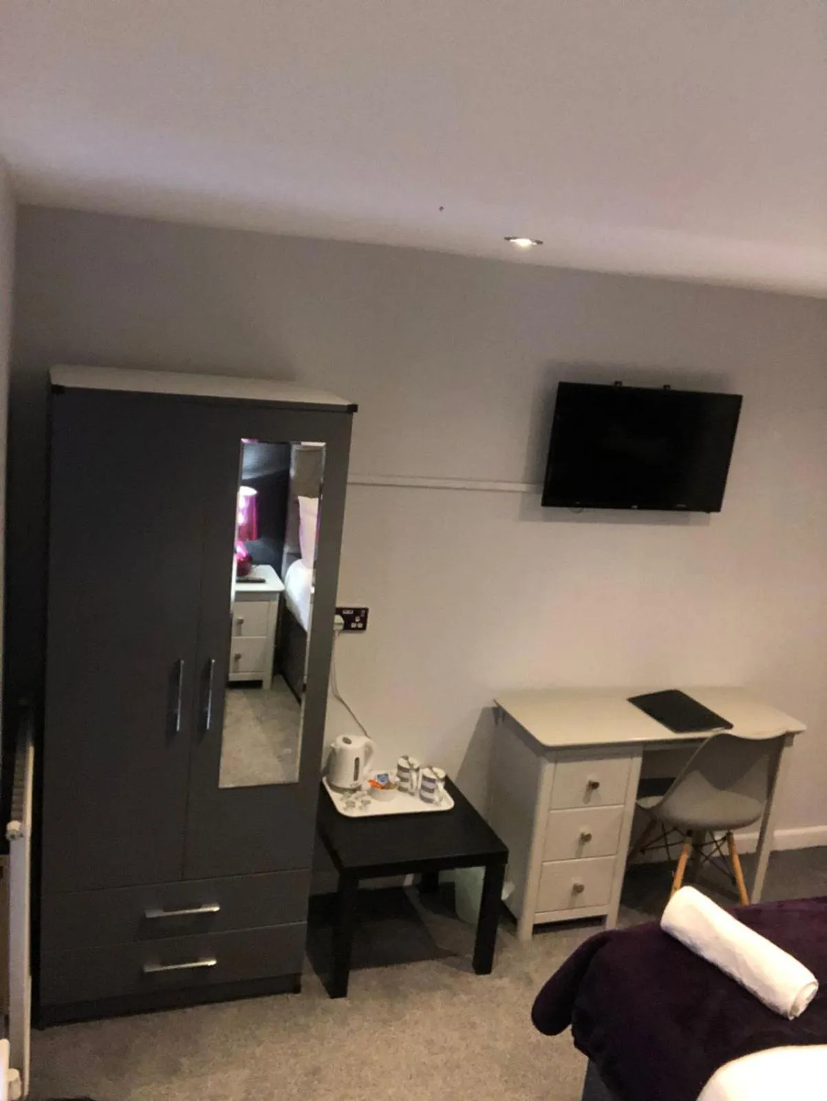 Bedroom in OYO Watton Vibe Hotel