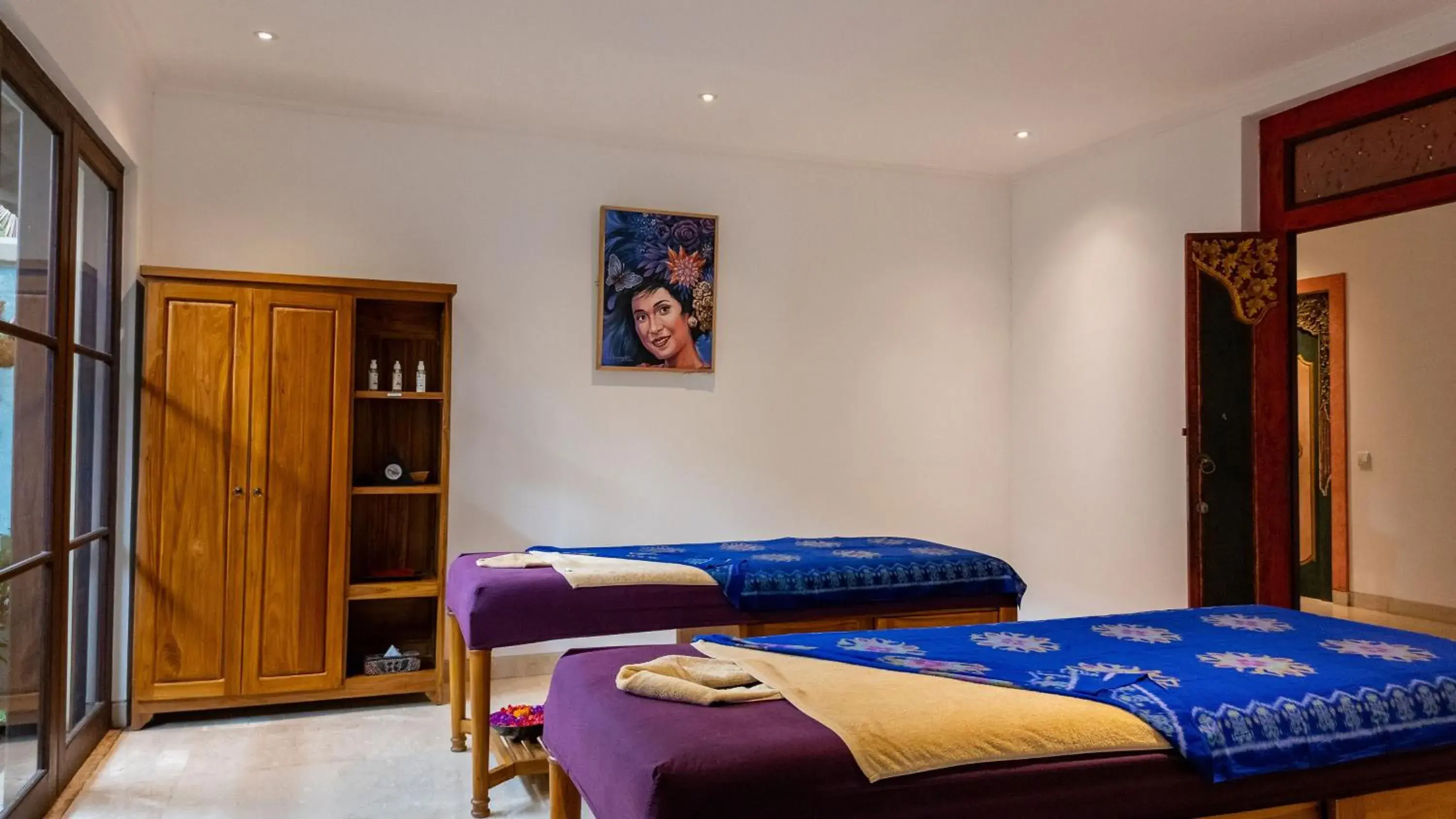 Spa and wellness centre/facilities, Bed in Dwaraka The Royal Villas Spa and wellness centre/facilities, Bed in Dwaraka The Royal Villas