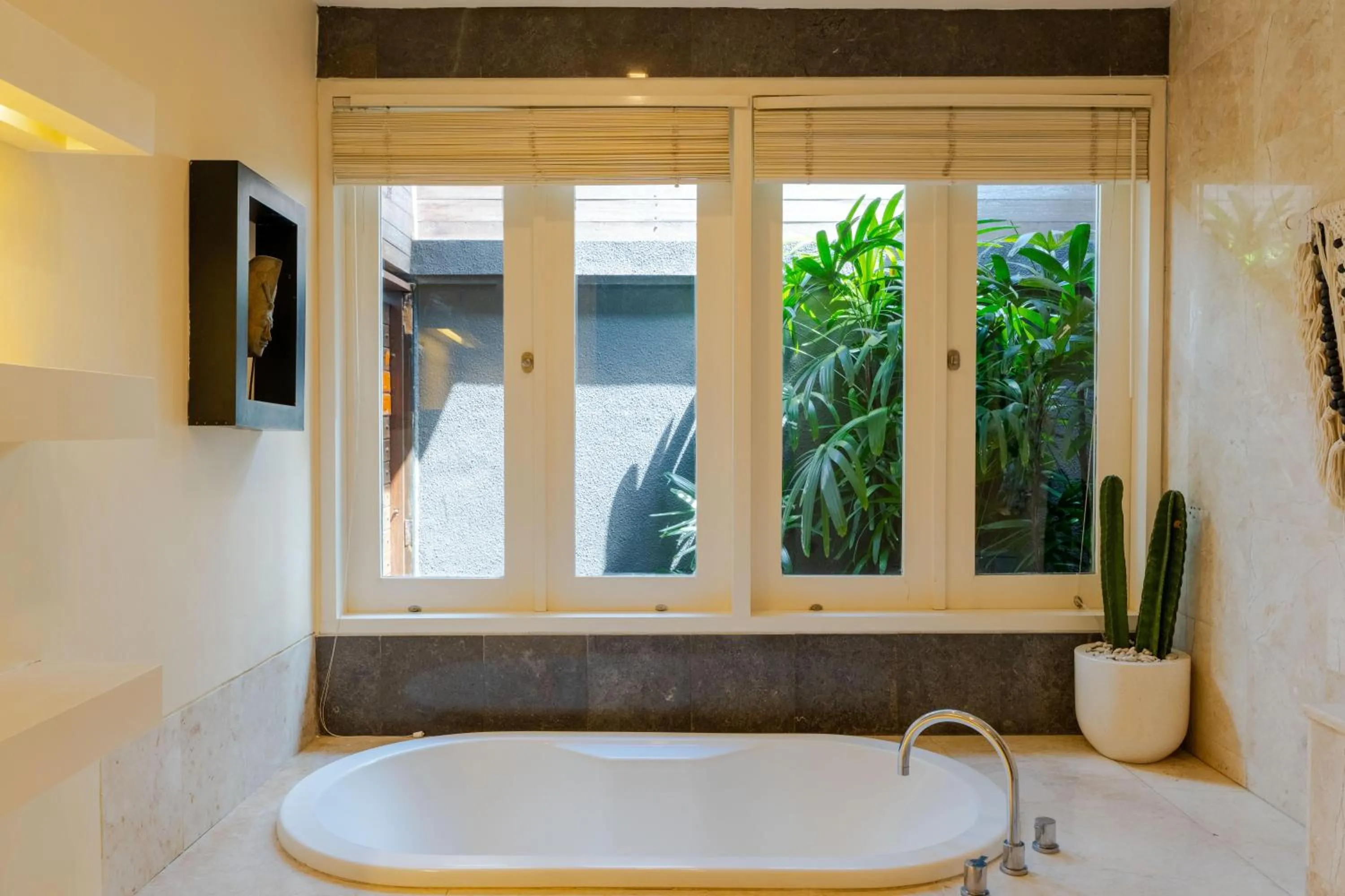 Bathroom in Boholuma Villas by Pertama Management