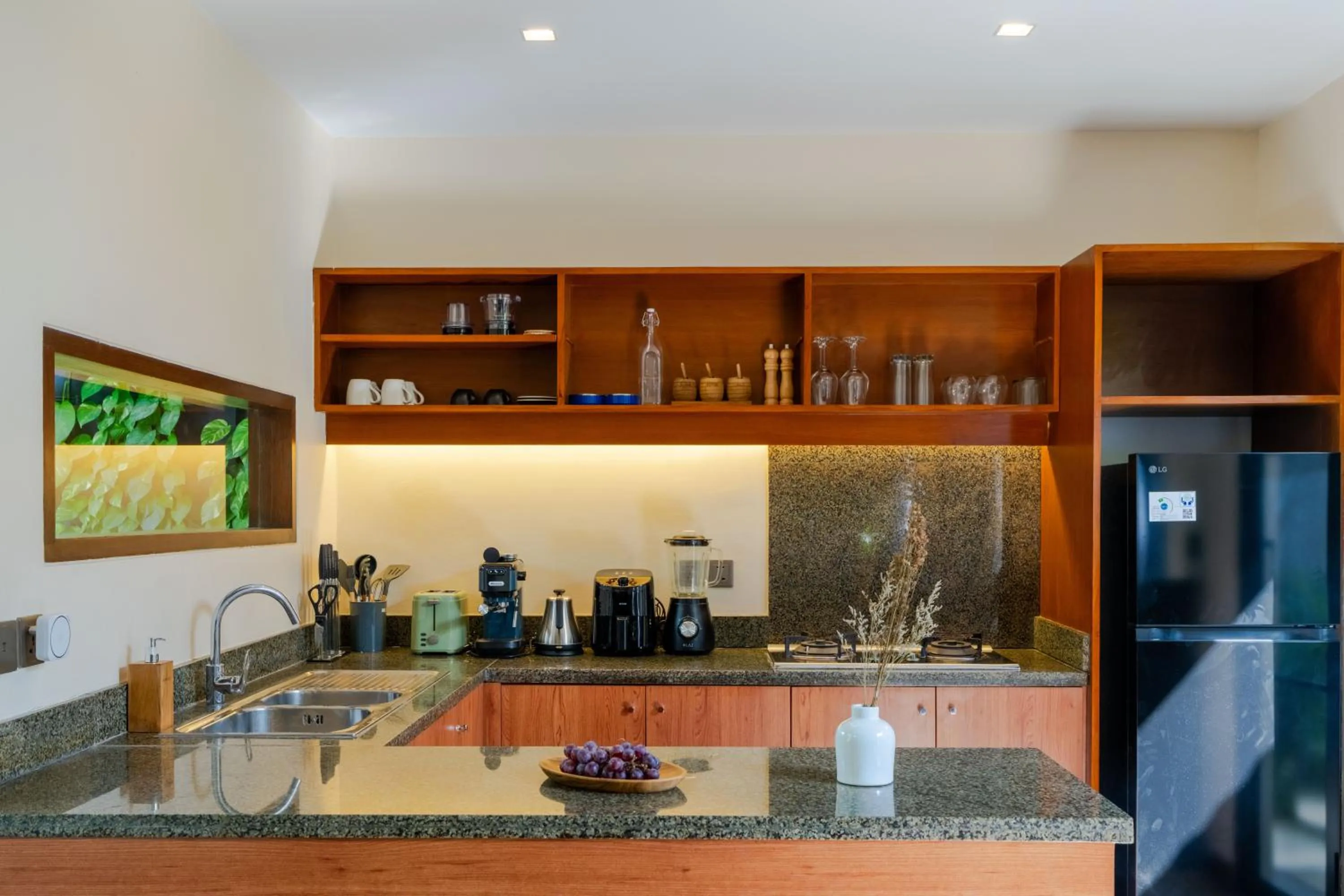 Kitchen or kitchenette in Boholuma Villas by Pertama Management